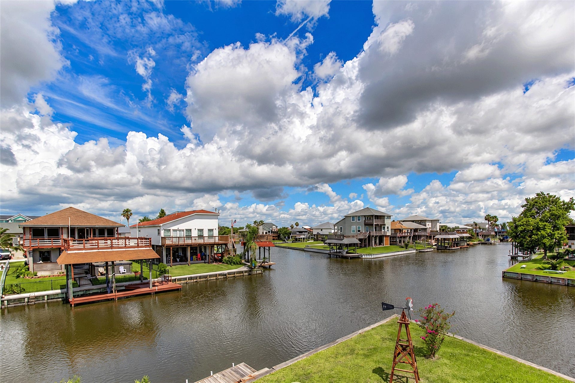 7 S Skimmer Street, La Marque, TX 77568 Beautiful canal view from the property.
