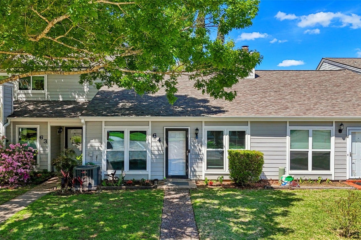 64 Hideaway Drive, Friendswood, TX 77546 Welcome to 64 Hideaway Dr in Friendswood