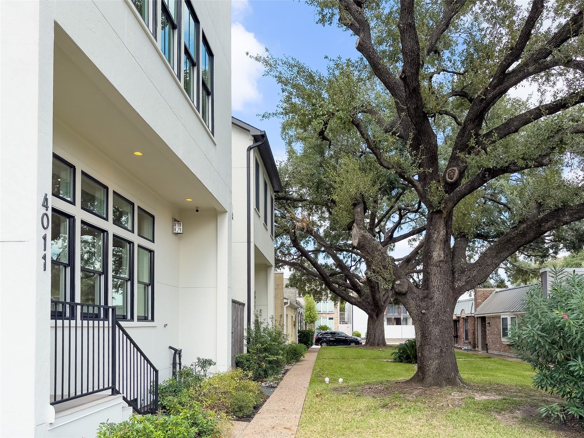Unique, varied architectural styles & picturesque views throughout this long-established neighborhood