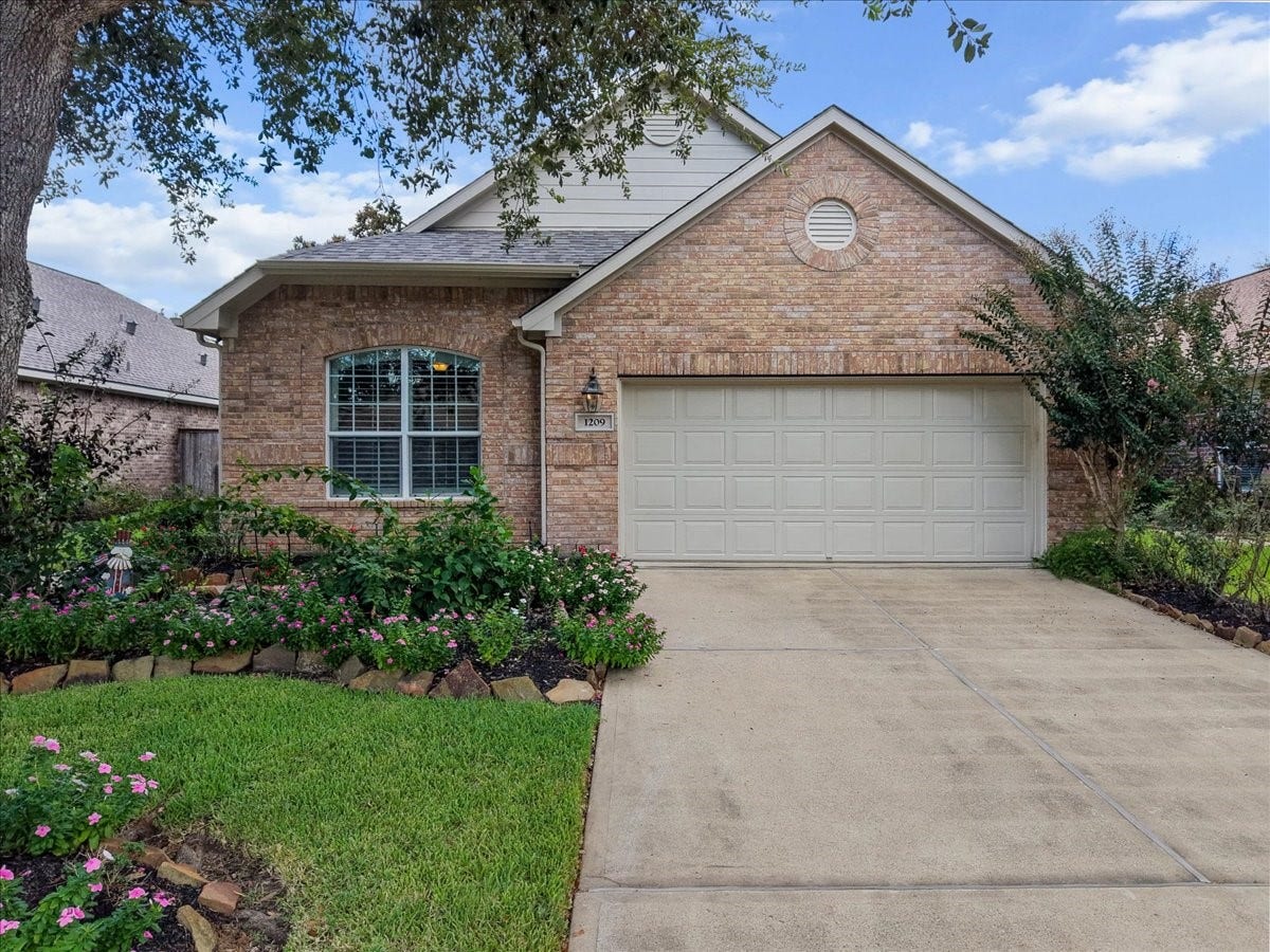 1209 Modena Drive, Pearland, TX 77581 1209 Modena Drive, Pearland, TX 77581