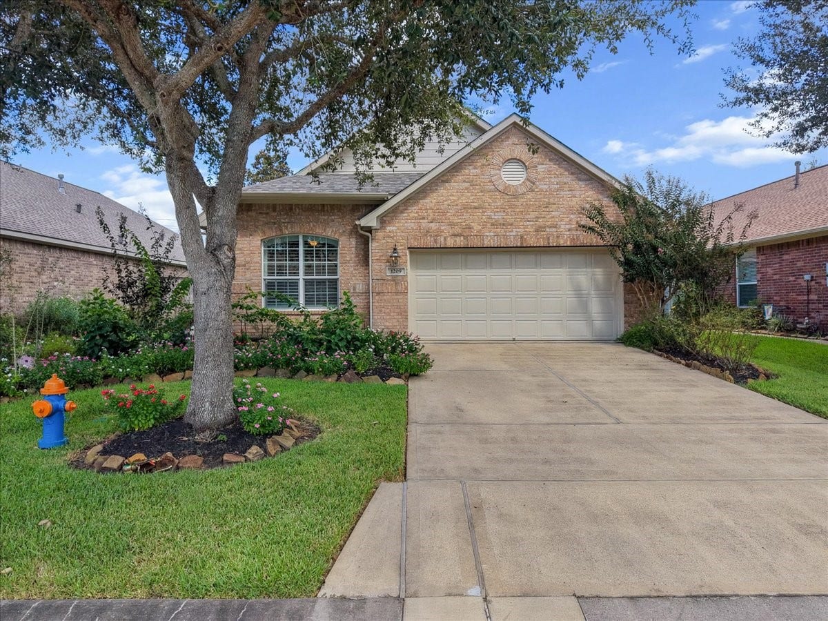1209 Modena Drive, Pearland, TX 77581 1209 Modena Drive, Pearland, TX 77581