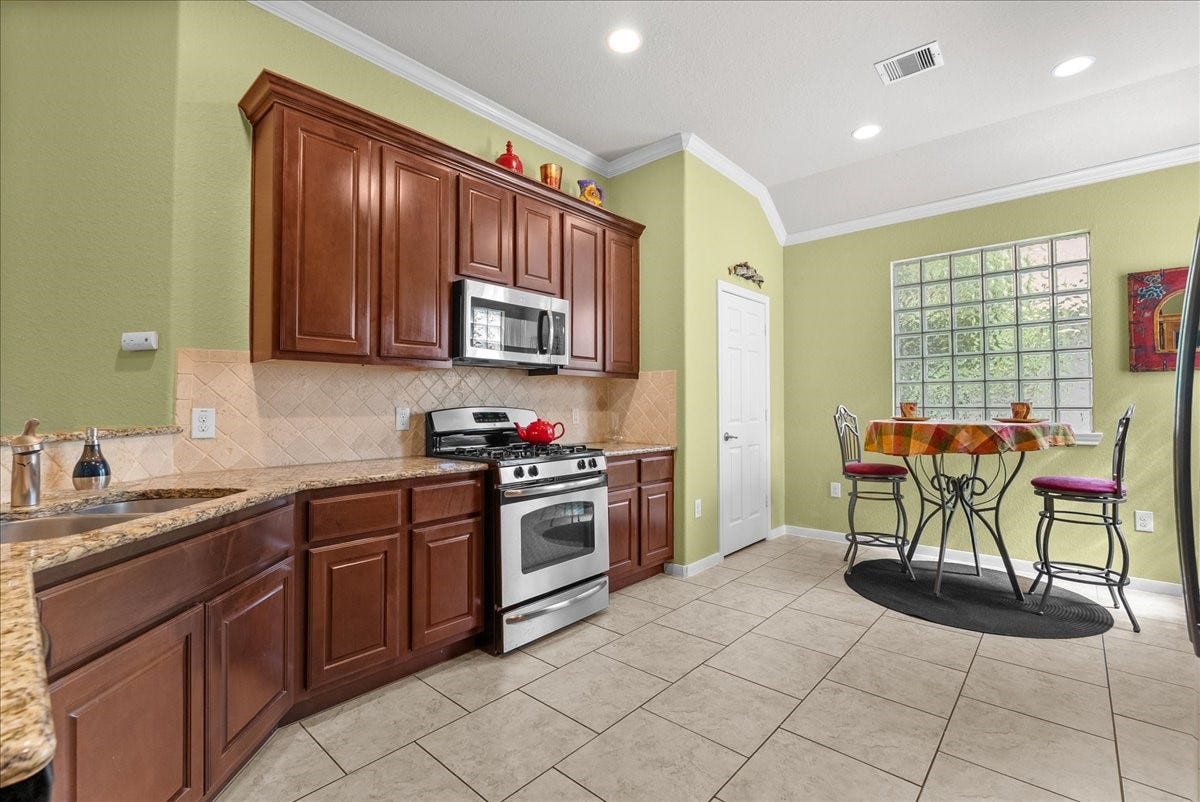 1209 Modena Drive, Pearland, TX 77581 1209 Modena Drive, Pearland, TX 77581