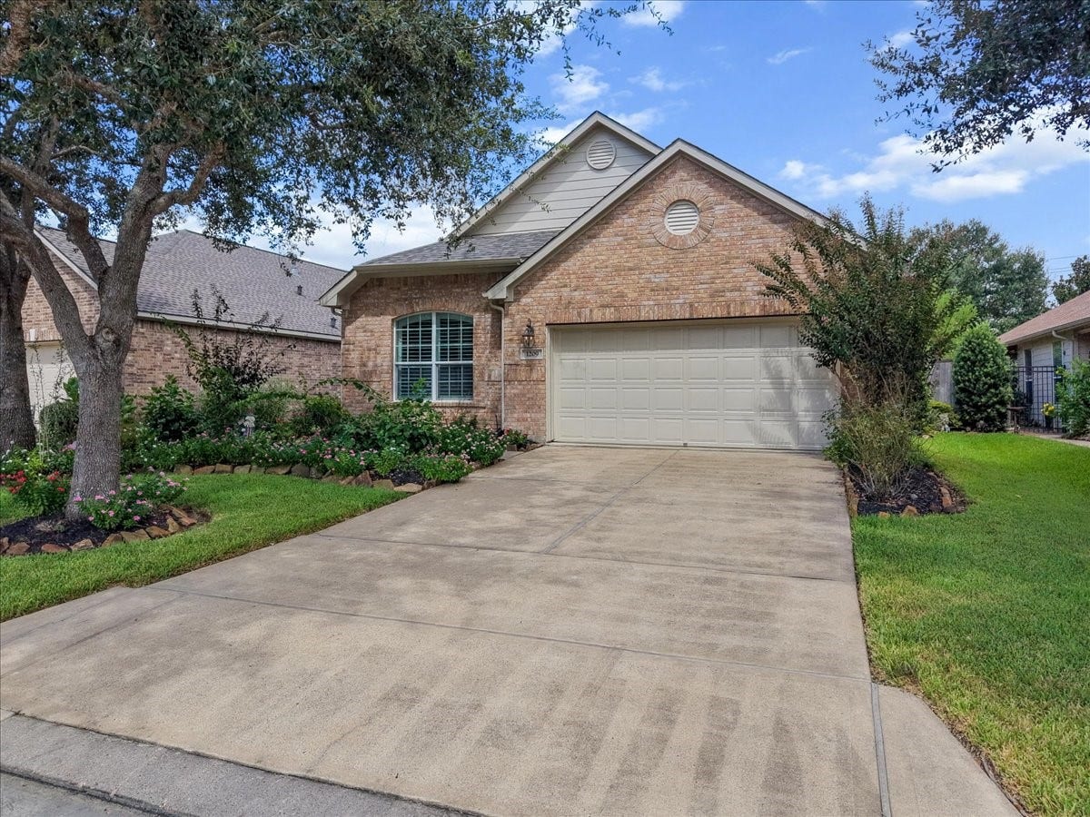 1209 Modena Drive, Pearland, TX 77581 1209 Modena Drive, Pearland, TX 77581
