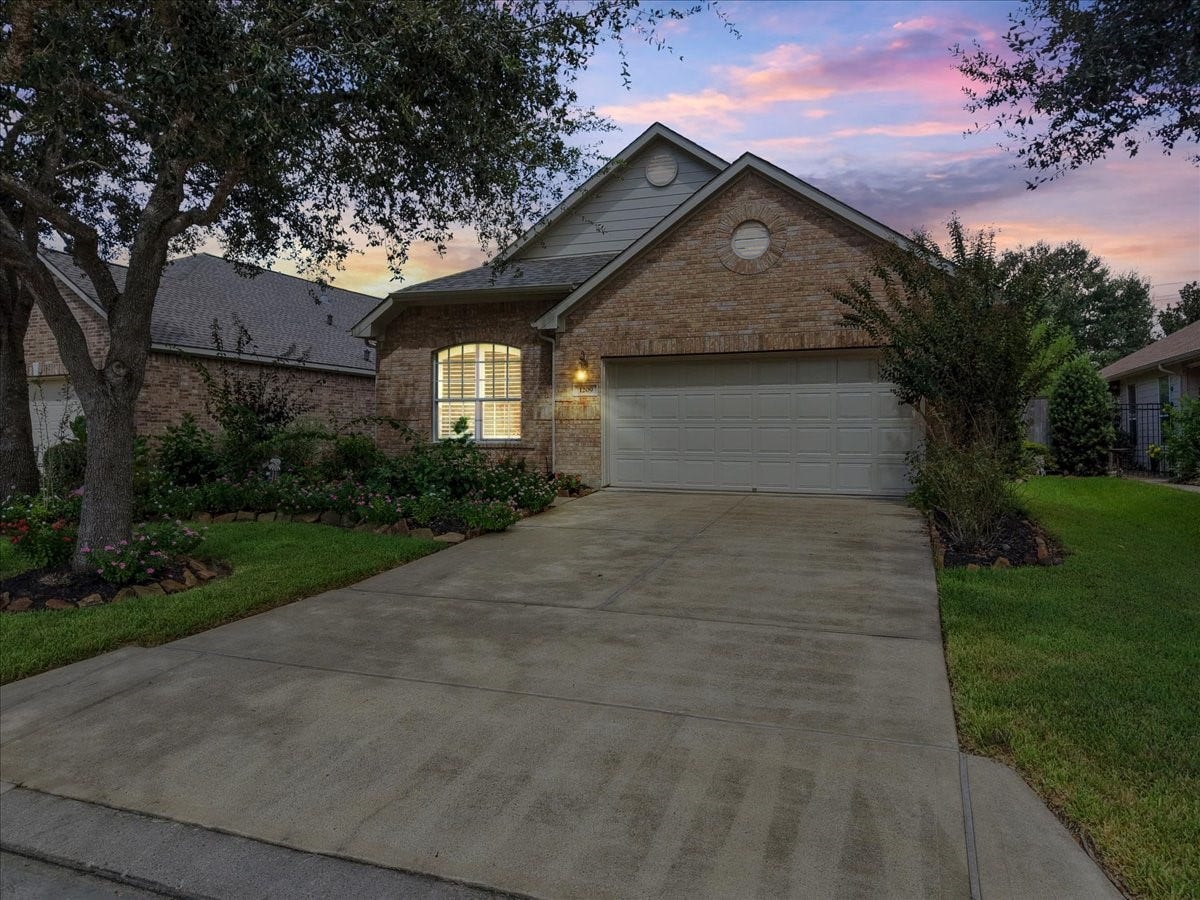 1209 Modena Drive, Pearland, TX 77581 1209 Modena Drive, Pearland, TX 77581