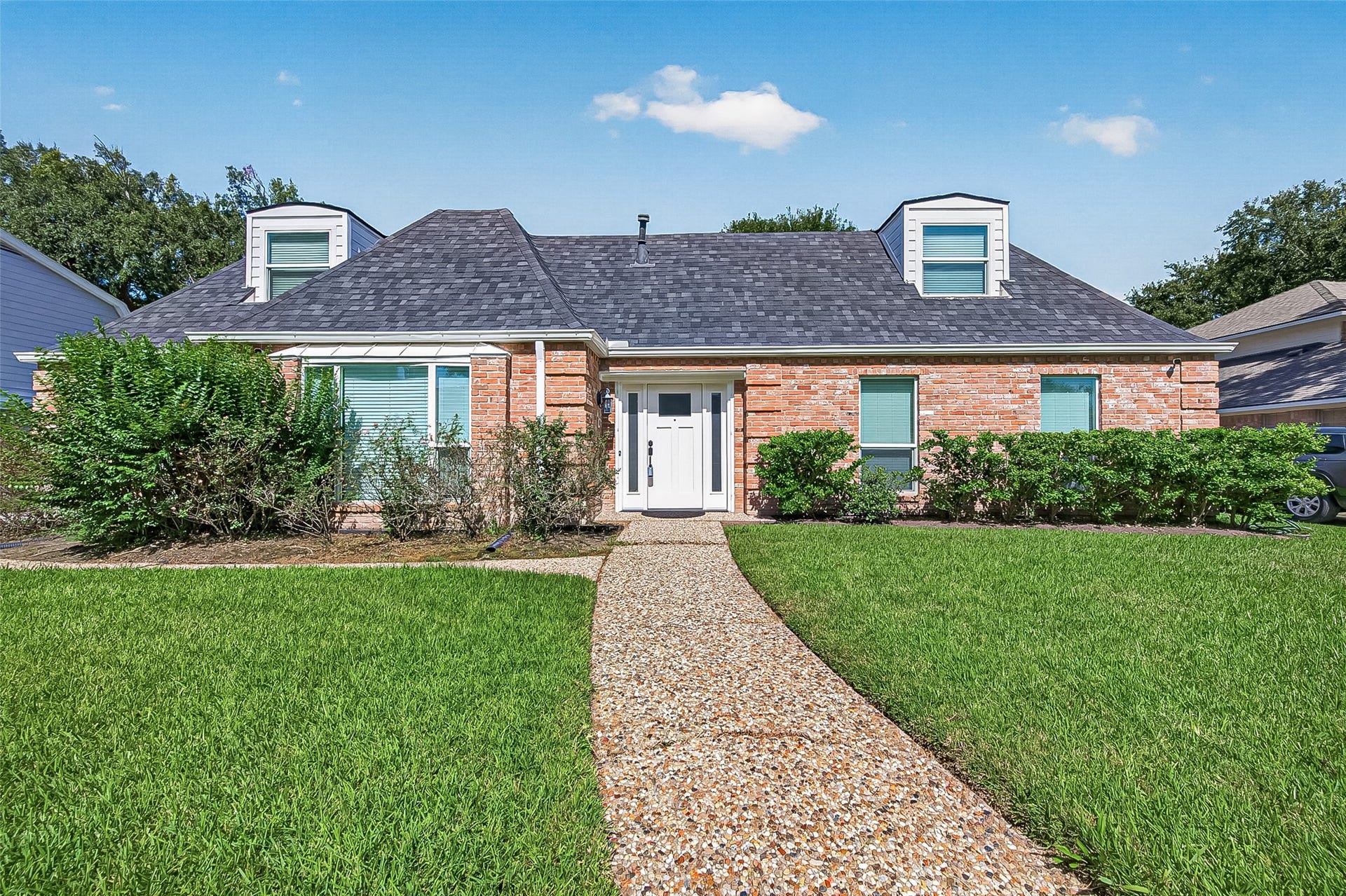 919 Longview Drive, Sugar Land, TX 77478 919 Longview Drive, Sugar Land, TX 77478