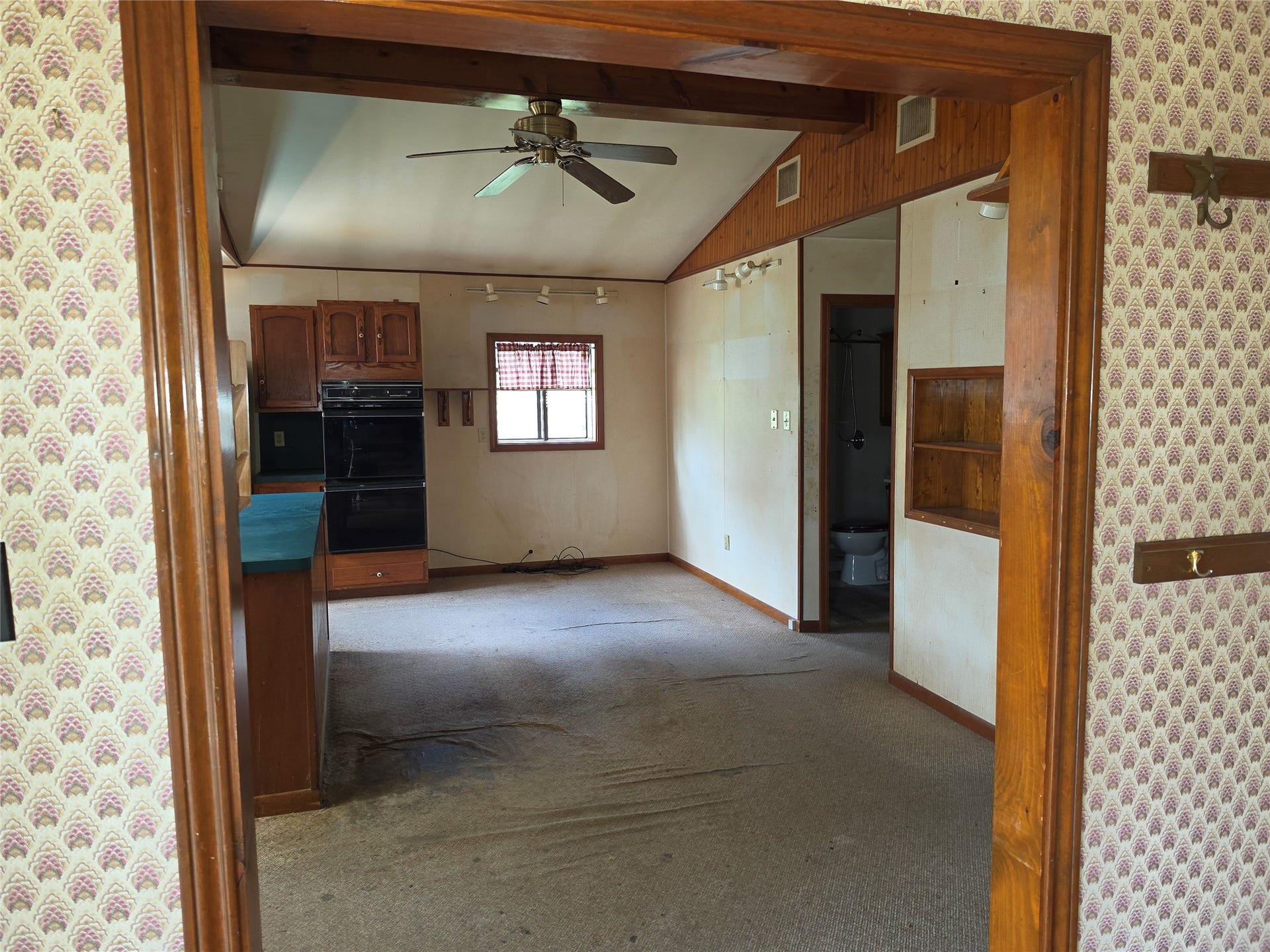 20511 Lake Forest Drive E, Guy, TX 77444