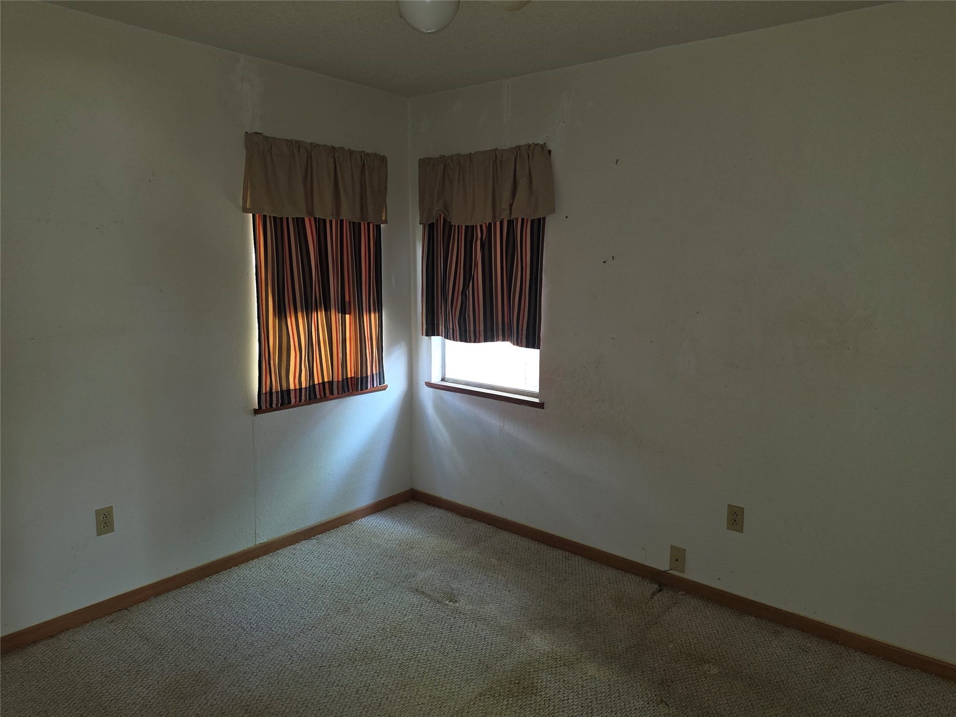 20511 Lake Forest Drive E, Guy, TX 77444