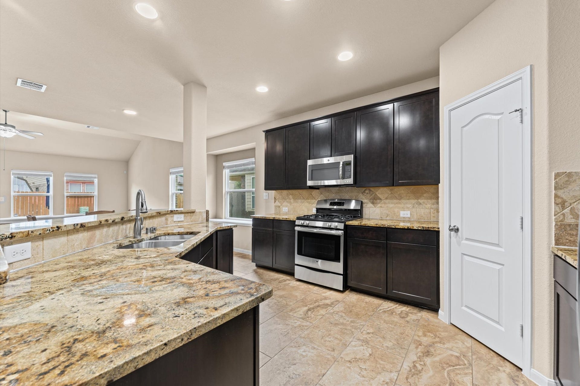 9974 Stone Creek Lane, Brookshire, TX 77423