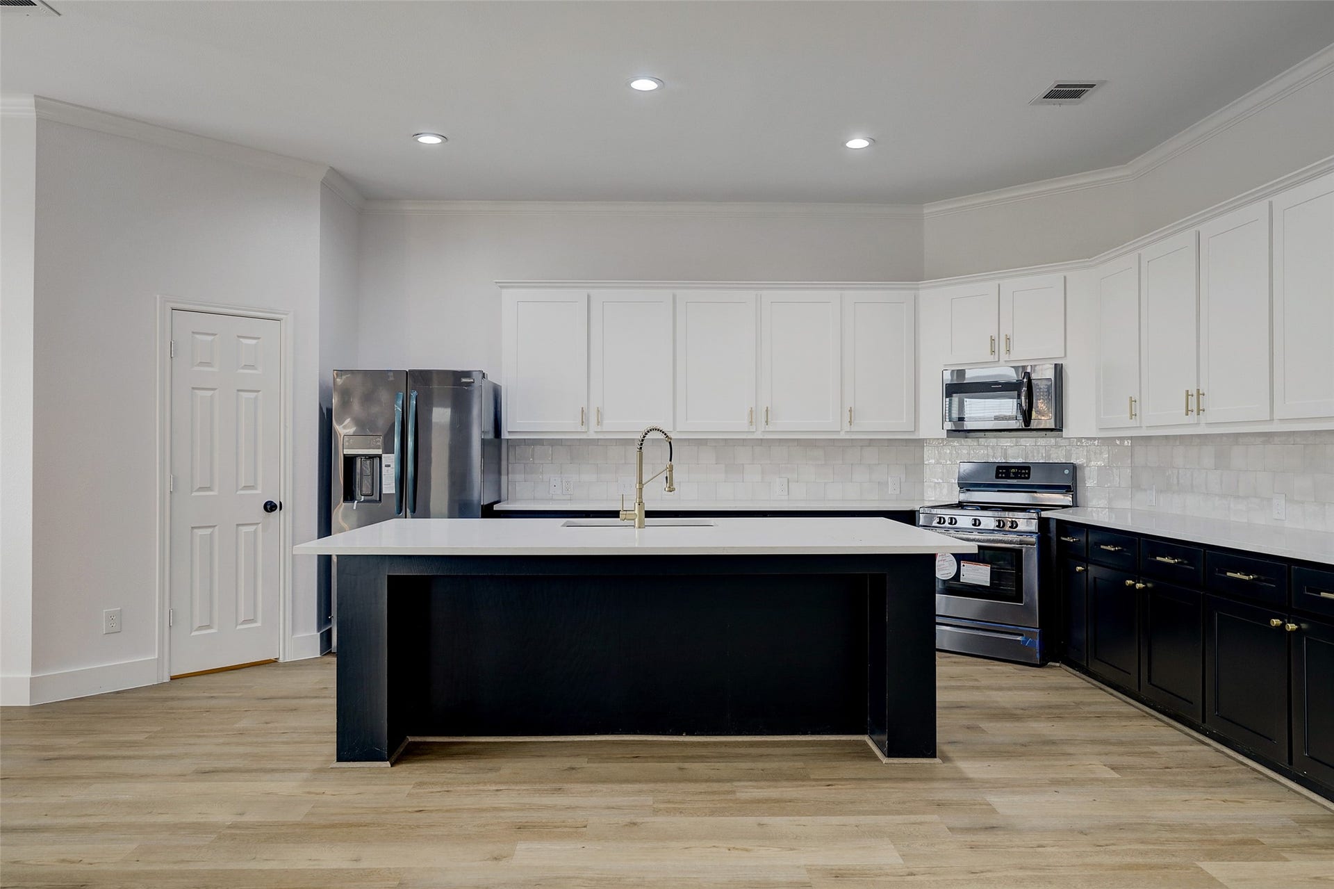 3550 Urban Woods Trail, Houston, TX 77008 3550 Urban Woods Trail, Houston, TX 77008