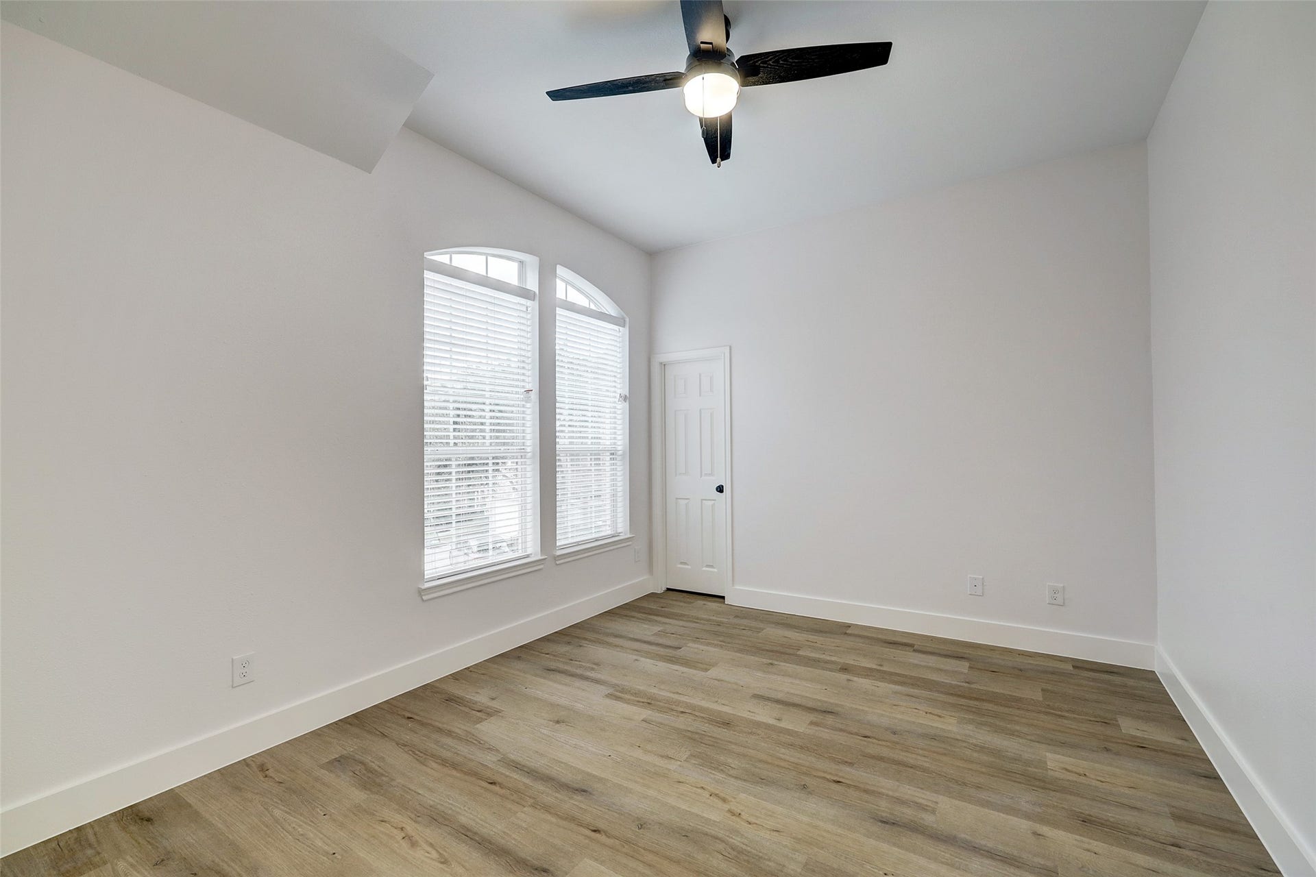 3550 Urban Woods Trail, Houston, TX 77008 3550 Urban Woods Trail, Houston, TX 77008