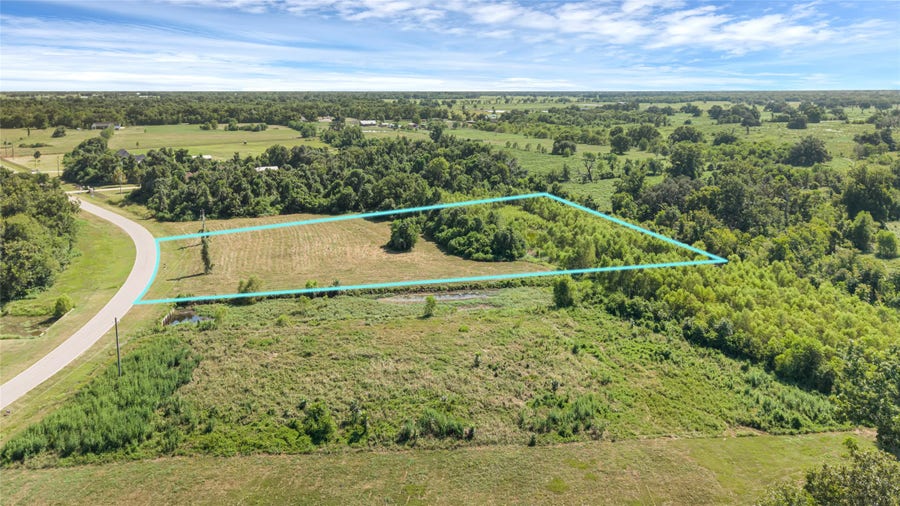 Property photo for 22810 Pittman Drive, Angleton, TX