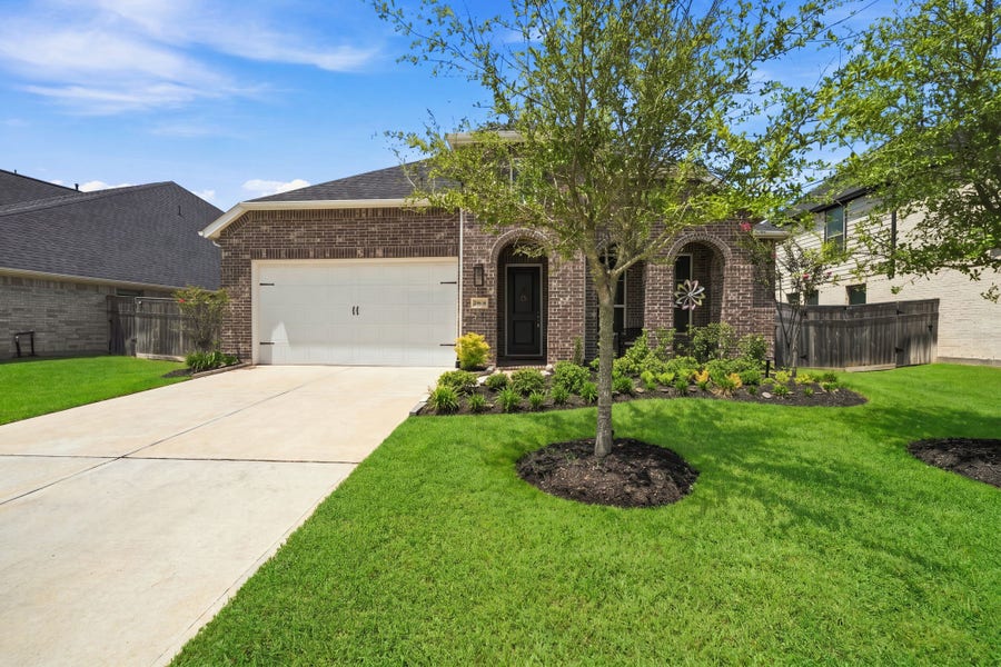 Property photo for 29538 Highland Meadow Drive, Fulshear, TX