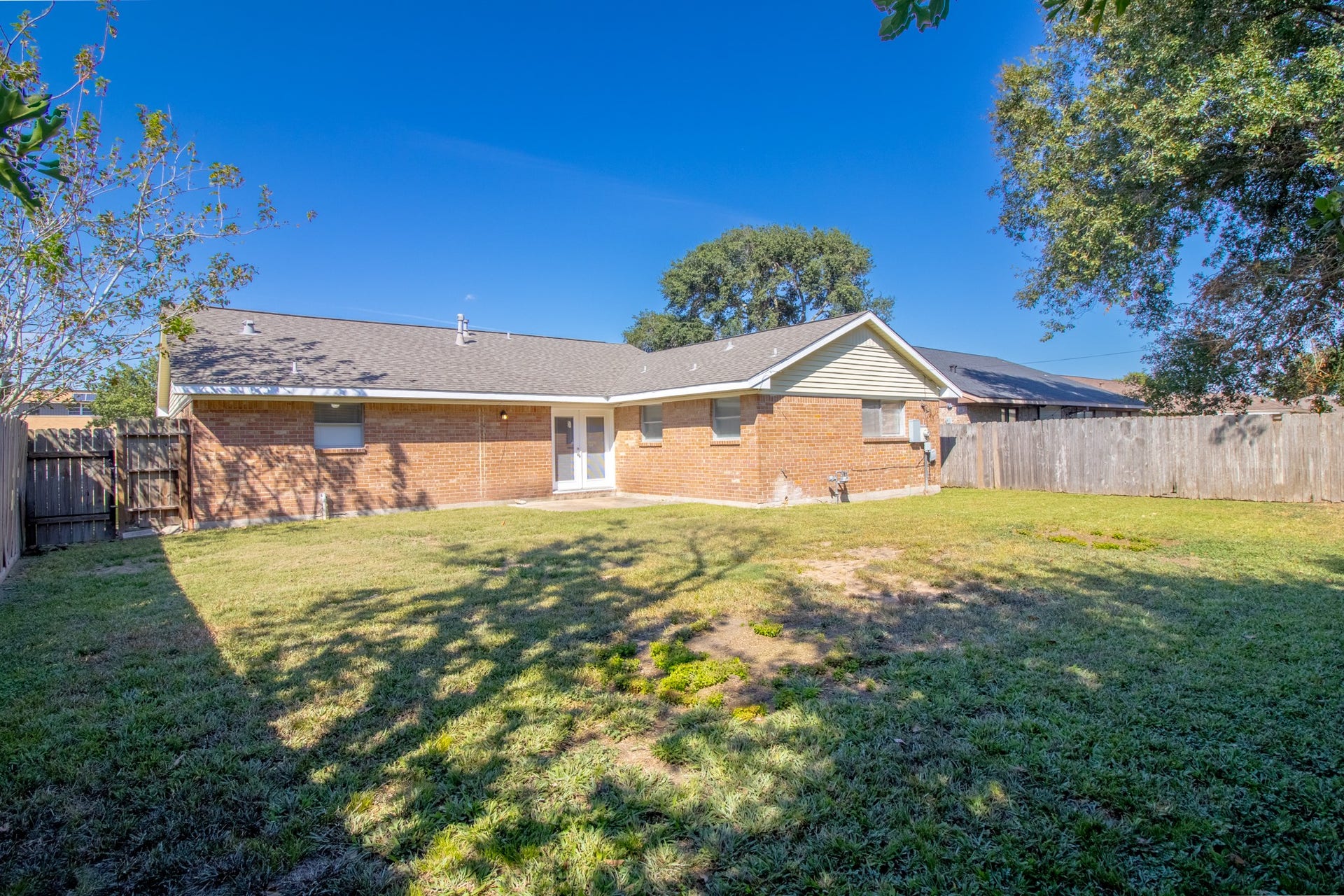 2202 Cherrybrook Lane, Pasadena, TX 77502