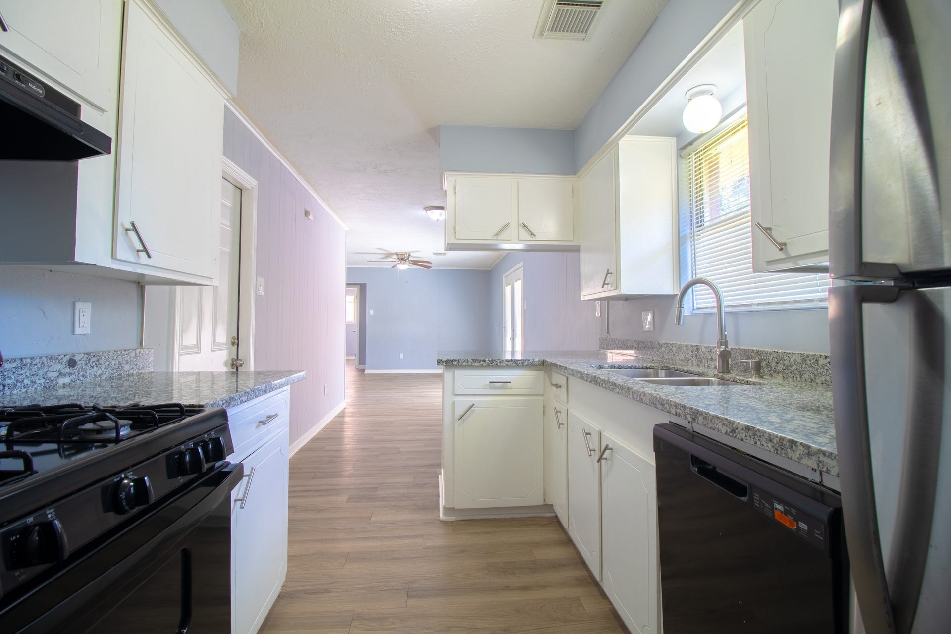 2202 Cherrybrook Lane, Pasadena, TX 77502
