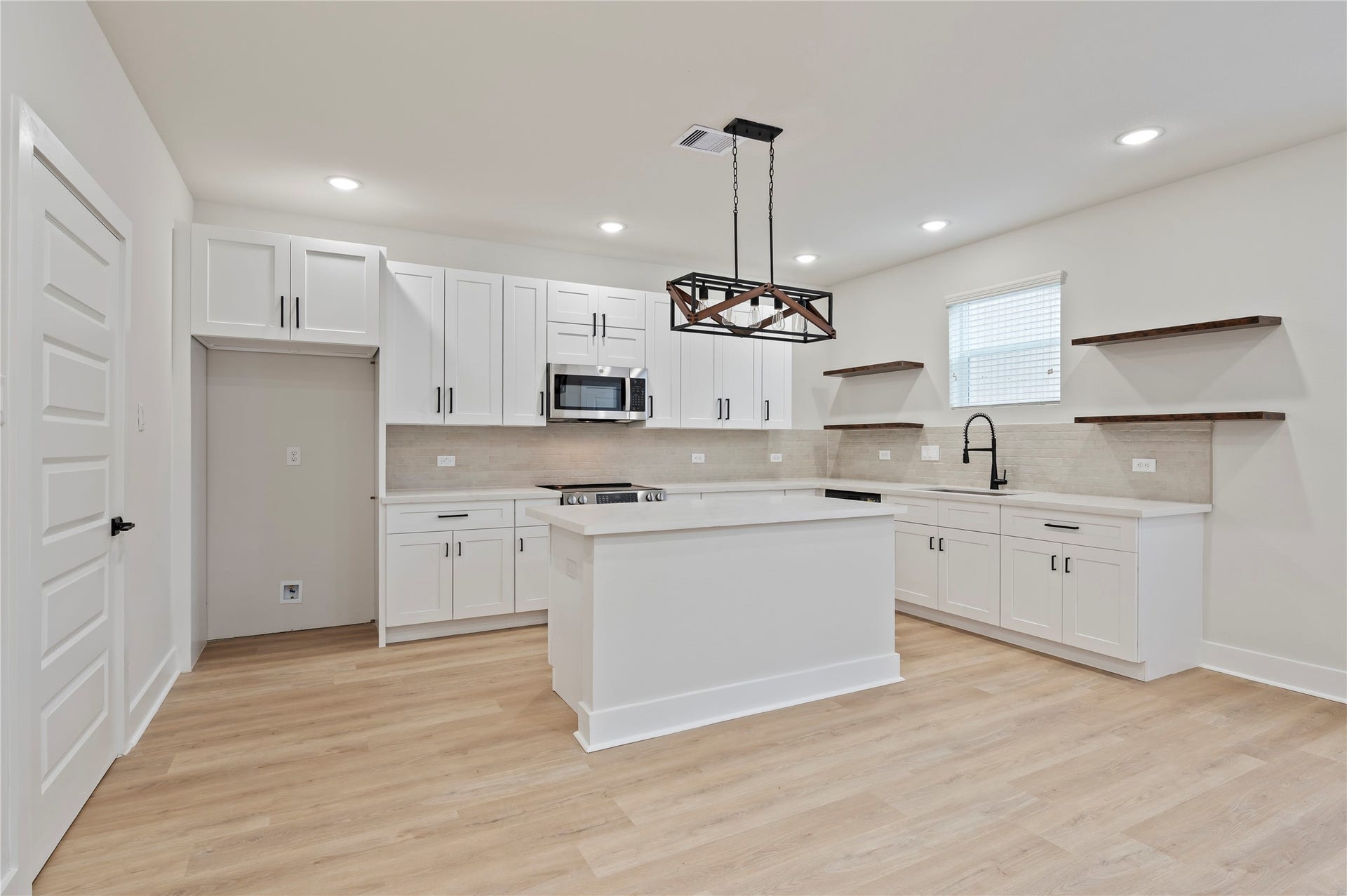 7709 Avenue L, Houston, TX 77012 7709 Avenue L, Houston, TX 77012