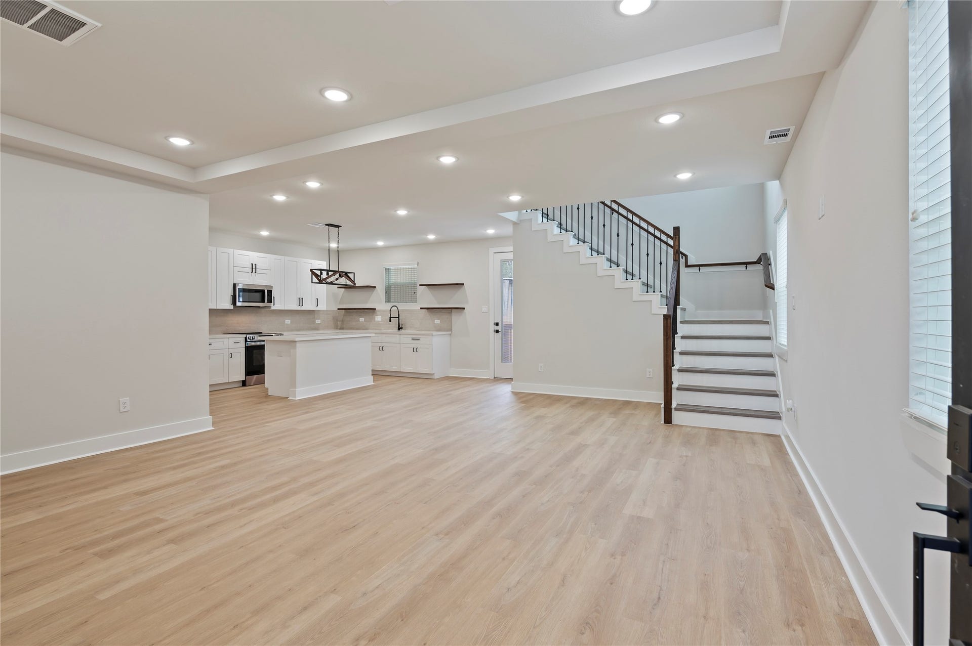 7709 Avenue L, Houston, TX 77012 7709 Avenue L, Houston, TX 77012