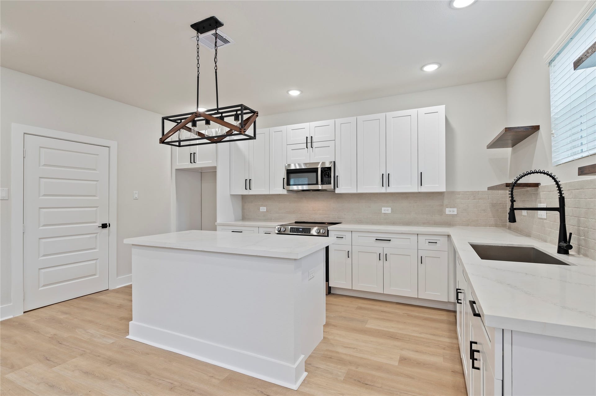 7709 Avenue L, Houston, TX 77012 7709 Avenue L, Houston, TX 77012
