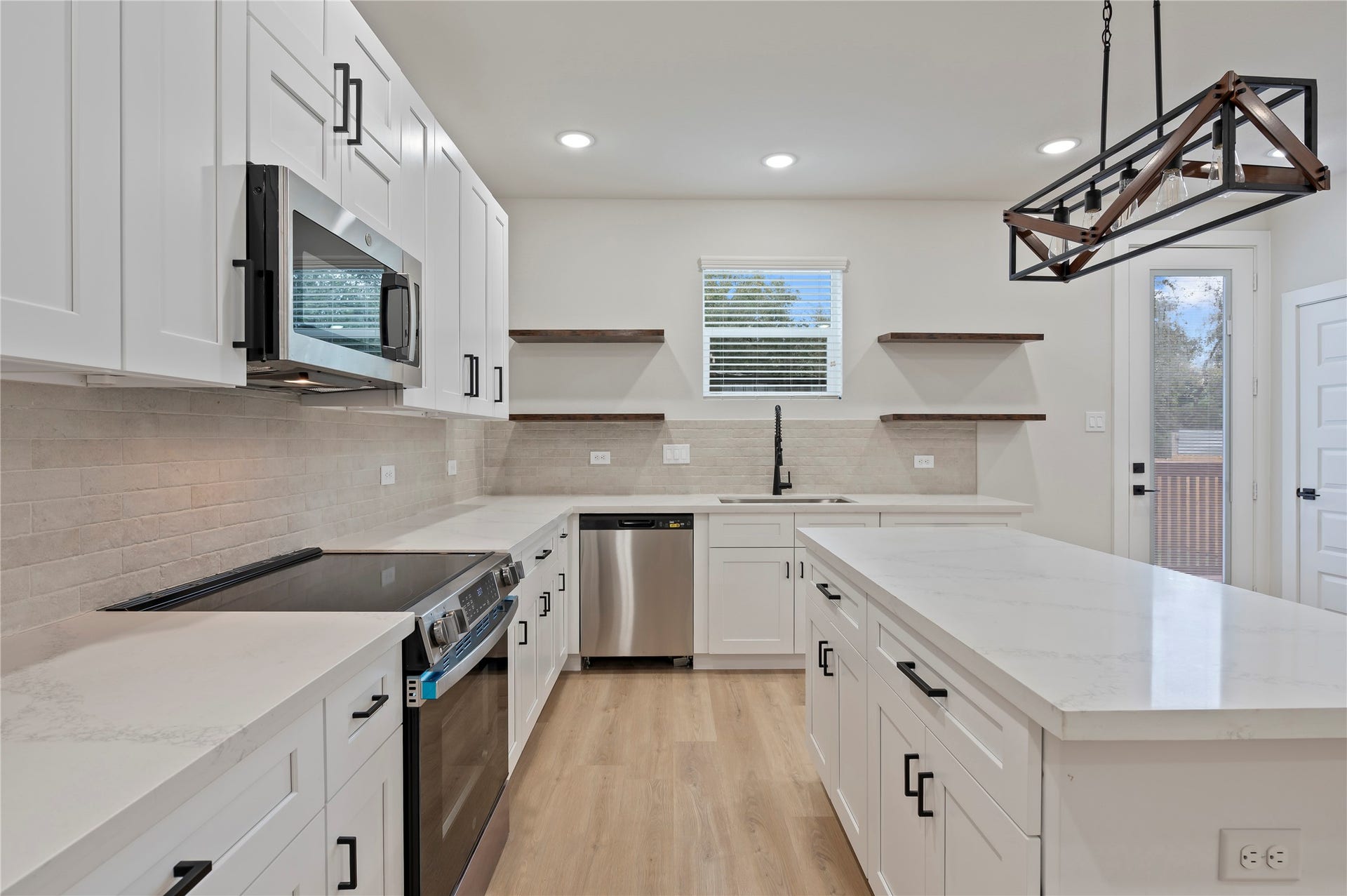 7709 Avenue L, Houston, TX 77012 7709 Avenue L, Houston, TX 77012