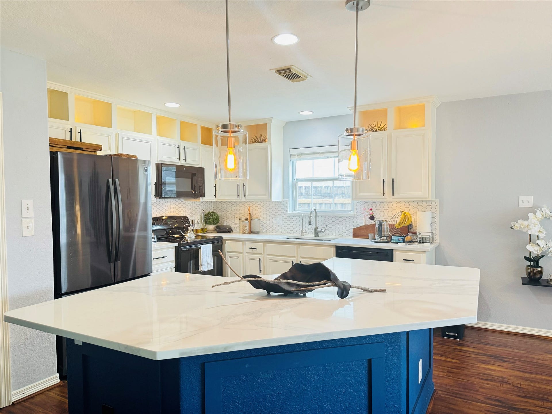 11927 W Vita Circle, Houston, TX 77070 11927 W Vita Circle, Houston, TX 77070