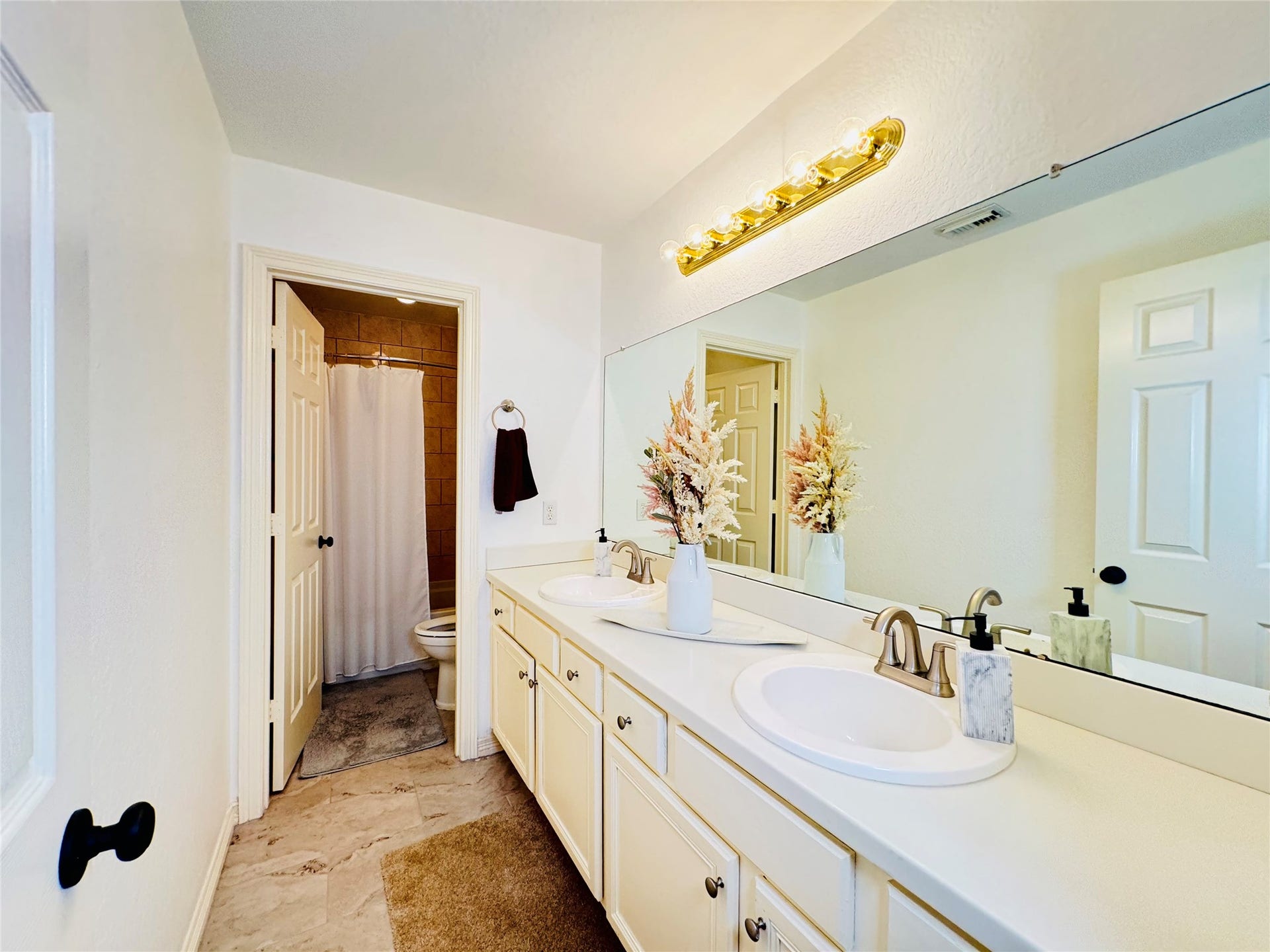 11927 W Vita Circle, Houston, TX 77070 11927 W Vita Circle, Houston, TX 77070