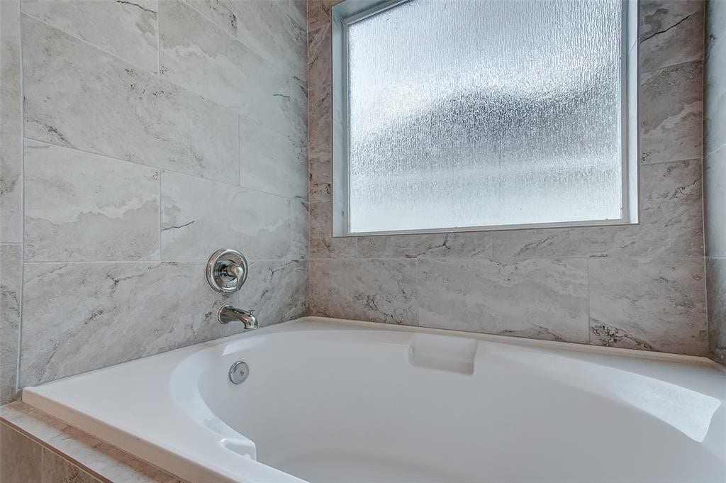 11927 W Vita Circle, Houston, TX 77070 11927 W Vita Circle, Houston, TX 77070