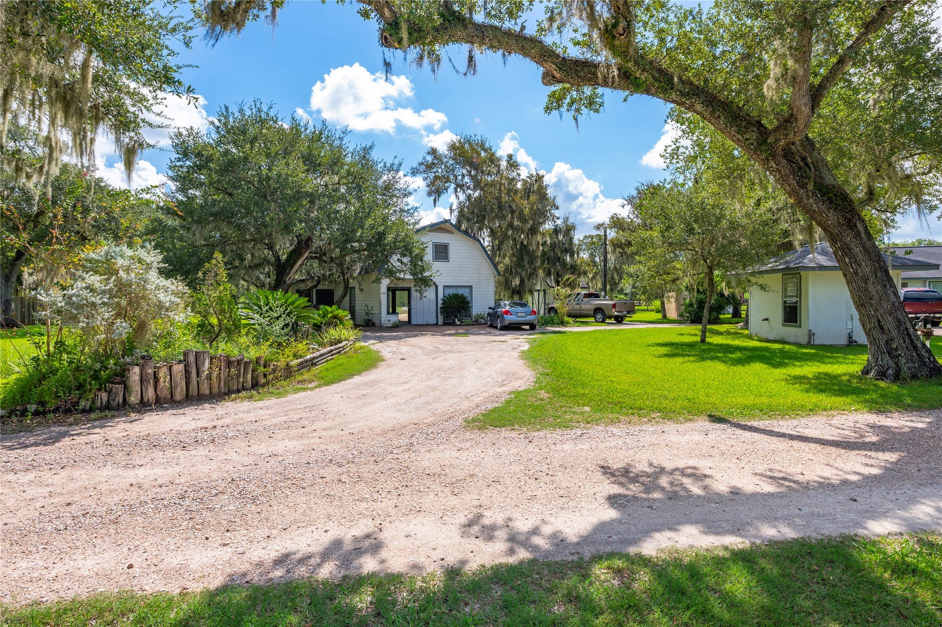 5669 Ratjen Road, Brazoria, TX 77422