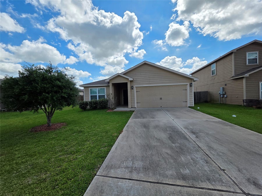 Property photo for 723 Crystal Lakes Drive, Brookshire, TX