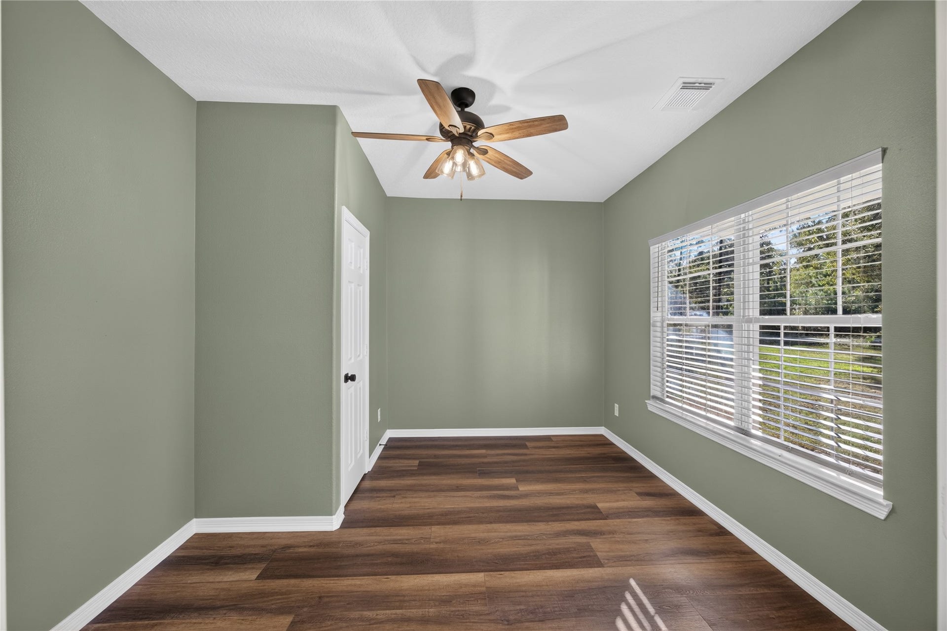 19002 Jennifer Lane, Cleveland, TX 77328 19002 Jennifer Lane, Cleveland, TX 77328