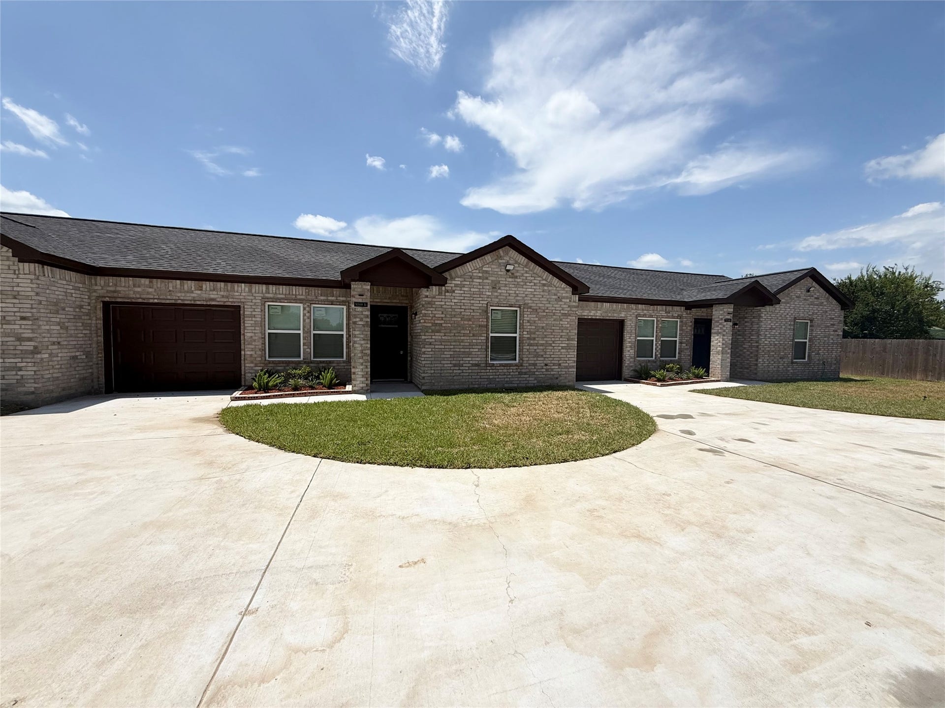 9508 Quaker Court, #B, Rosharon, TX 77583 9508 Quaker Court, #B, Rosharon, TX 77583