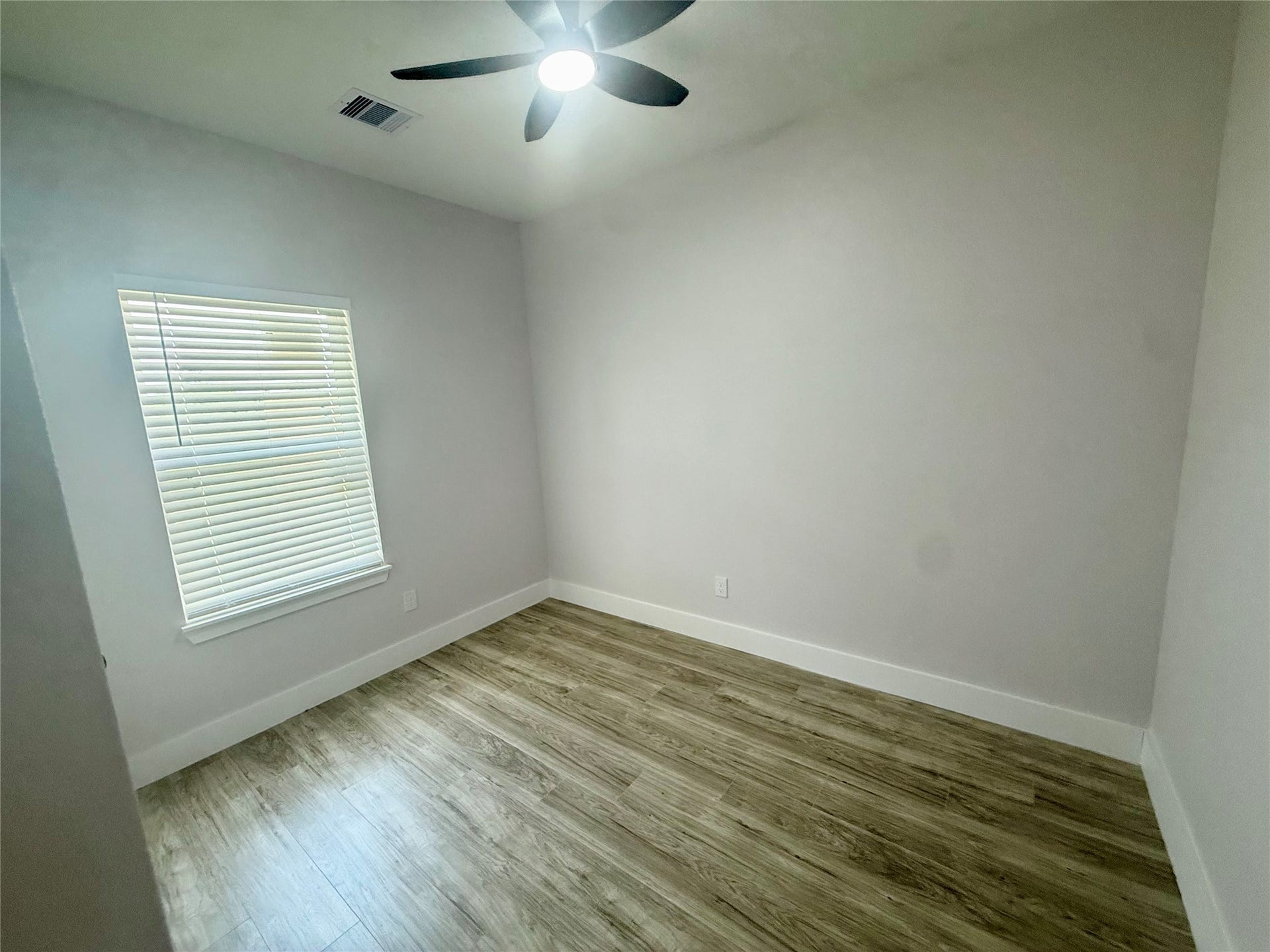 9508 Quaker Court, #B, Rosharon, TX 77583 9508 Quaker Court, #B, Rosharon, TX 77583
