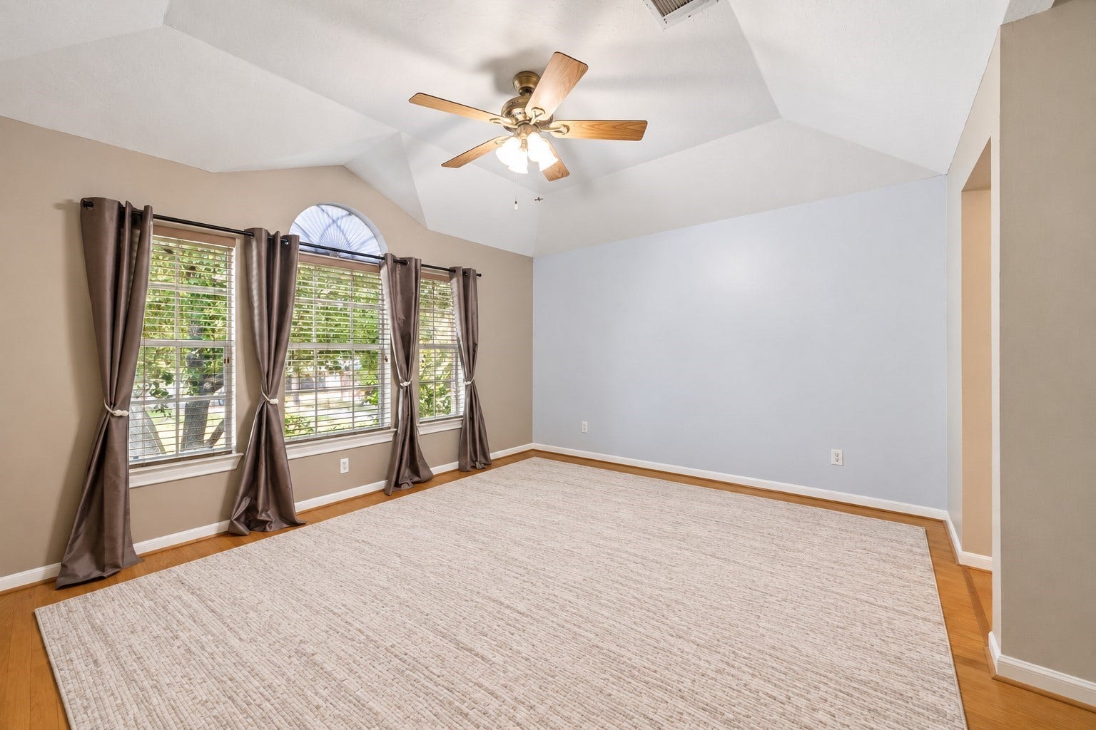 11510 Pecan Canyon Court, Tomball, TX 77377 Front bedroom with large walk in closet