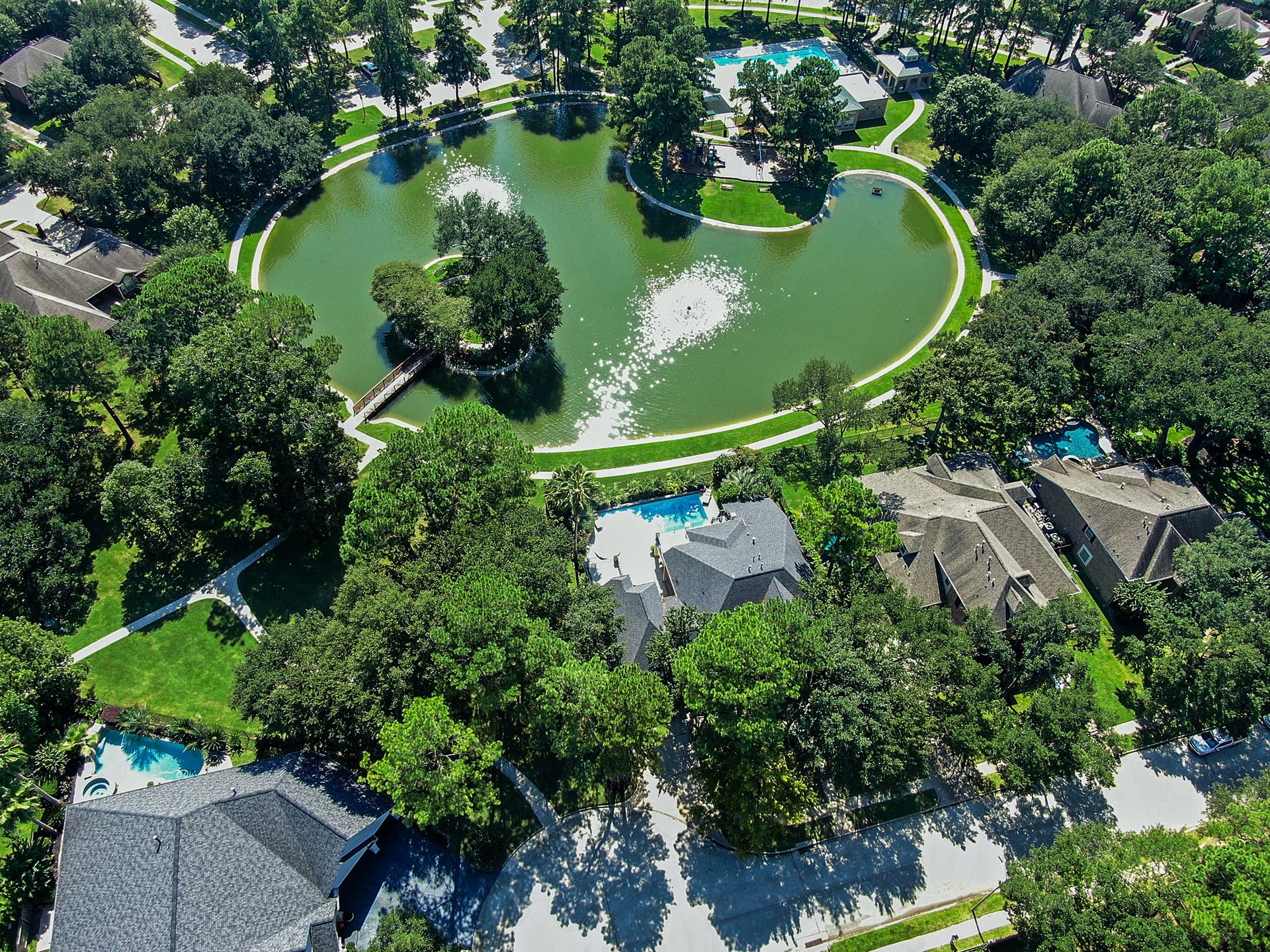 11510 Pecan Canyon Court, Tomball, TX 77377 Neighborhood park, pond and pool