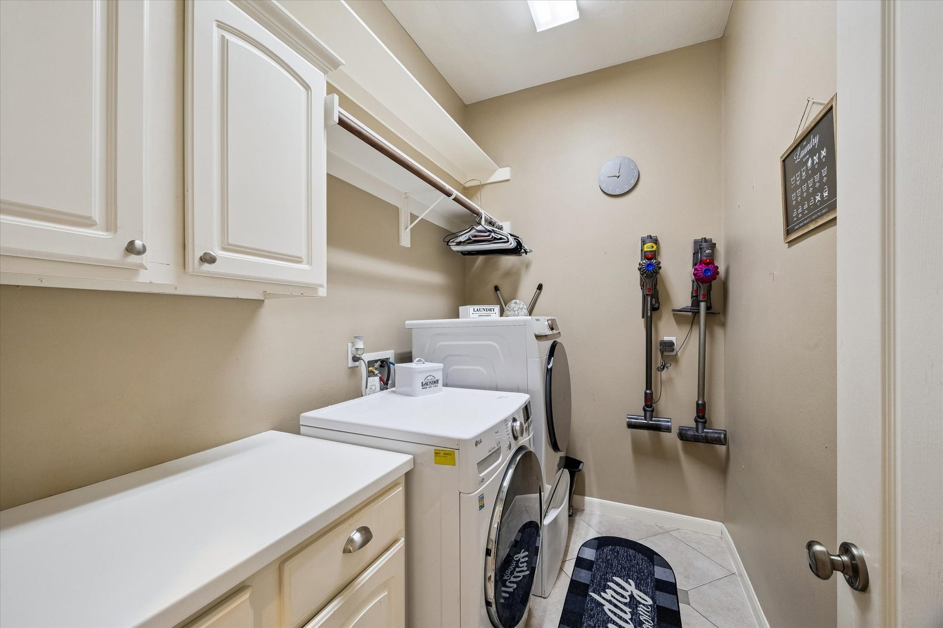 11510 Pecan Canyon Court, Tomball, TX 77377 Laundry room