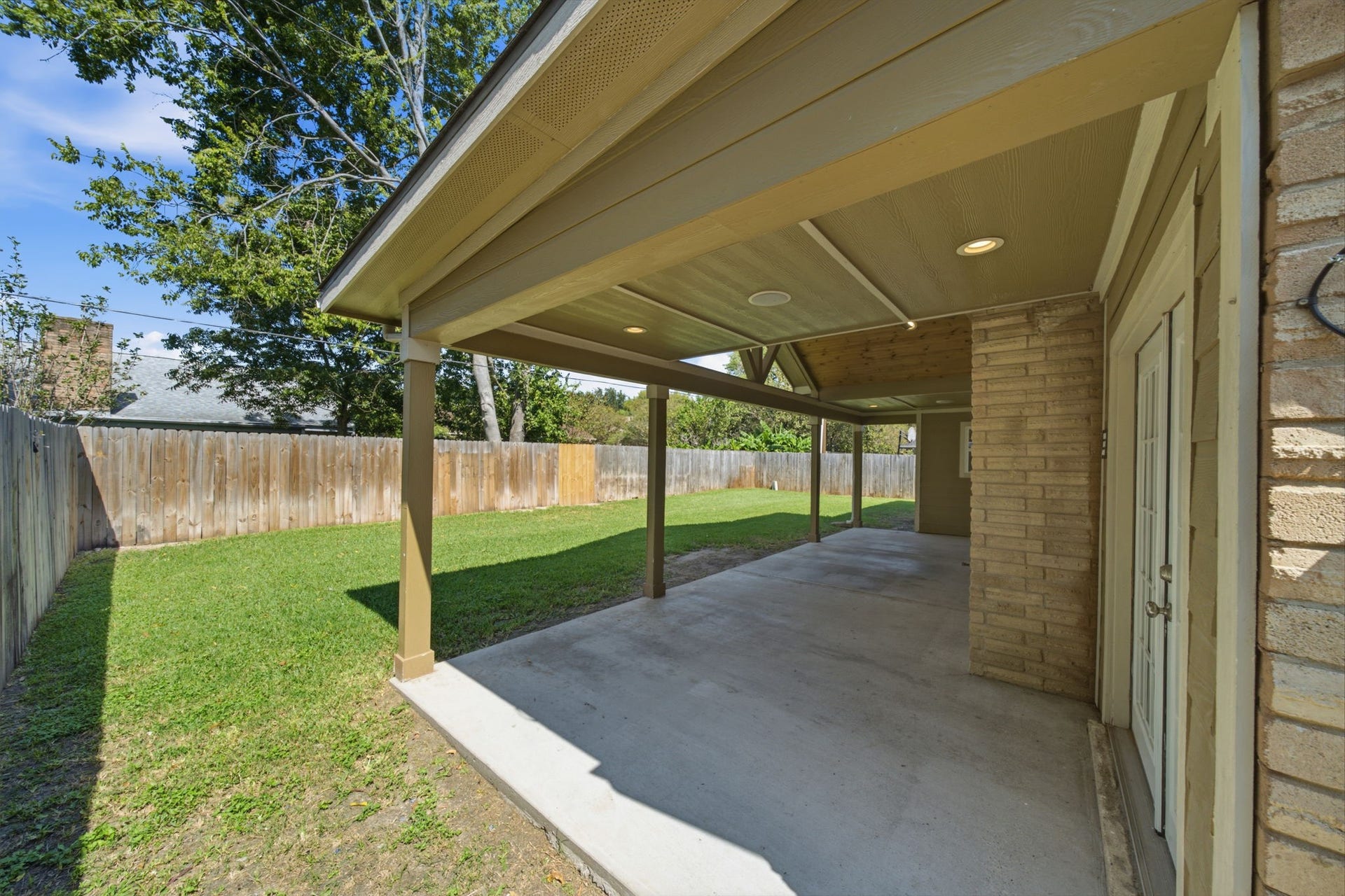 6030 Elkwood Forest Drive, Houston, TX 77088