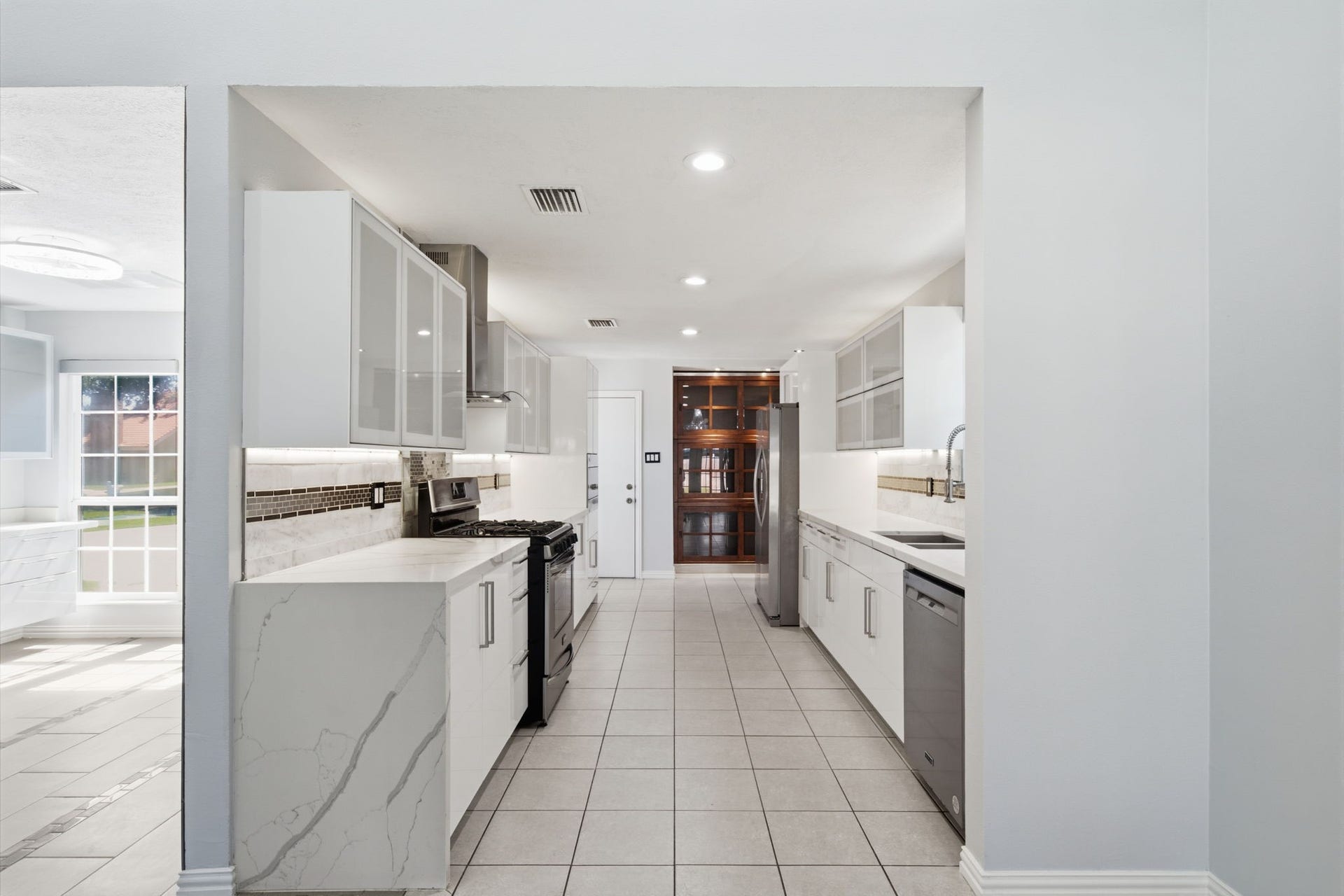 6030 Elkwood Forest Drive, Houston, TX 77088
