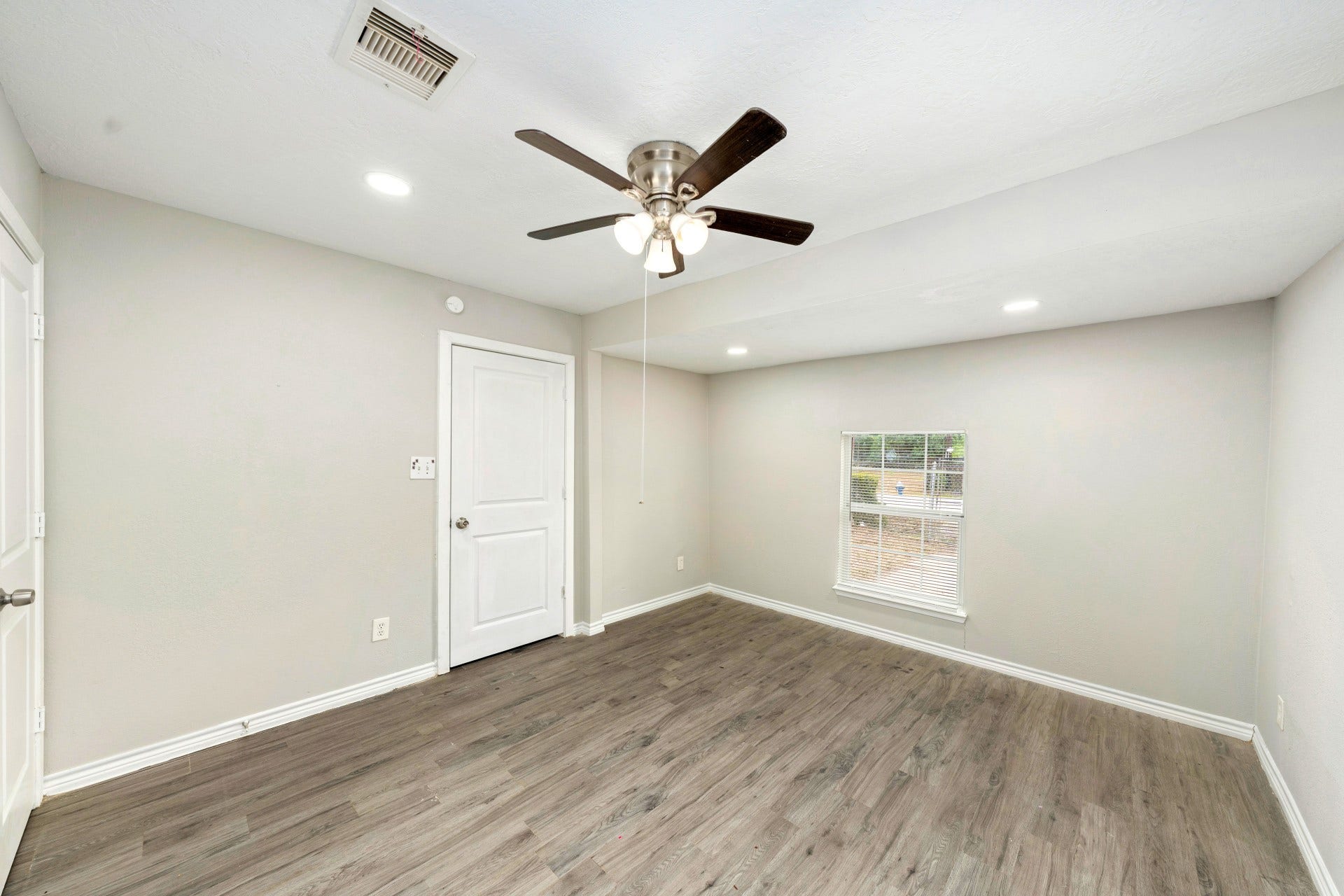 3561 Nathaniel Brown Street, Houston, TX 77021 3561 Nathaniel Brown Street, Houston, TX 77021