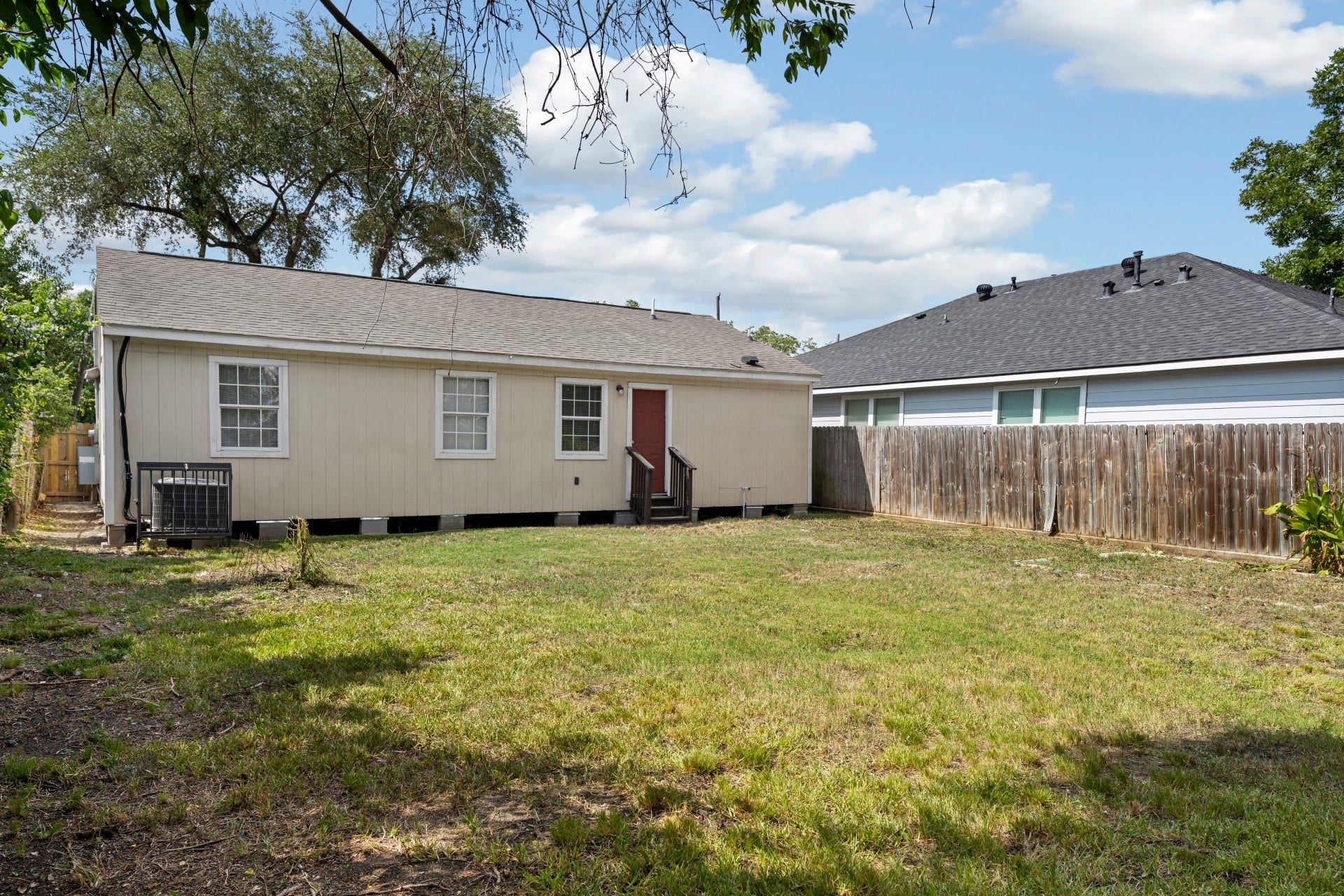3561 Nathaniel Brown Street, Houston, TX 77021 3561 Nathaniel Brown Street, Houston, TX 77021