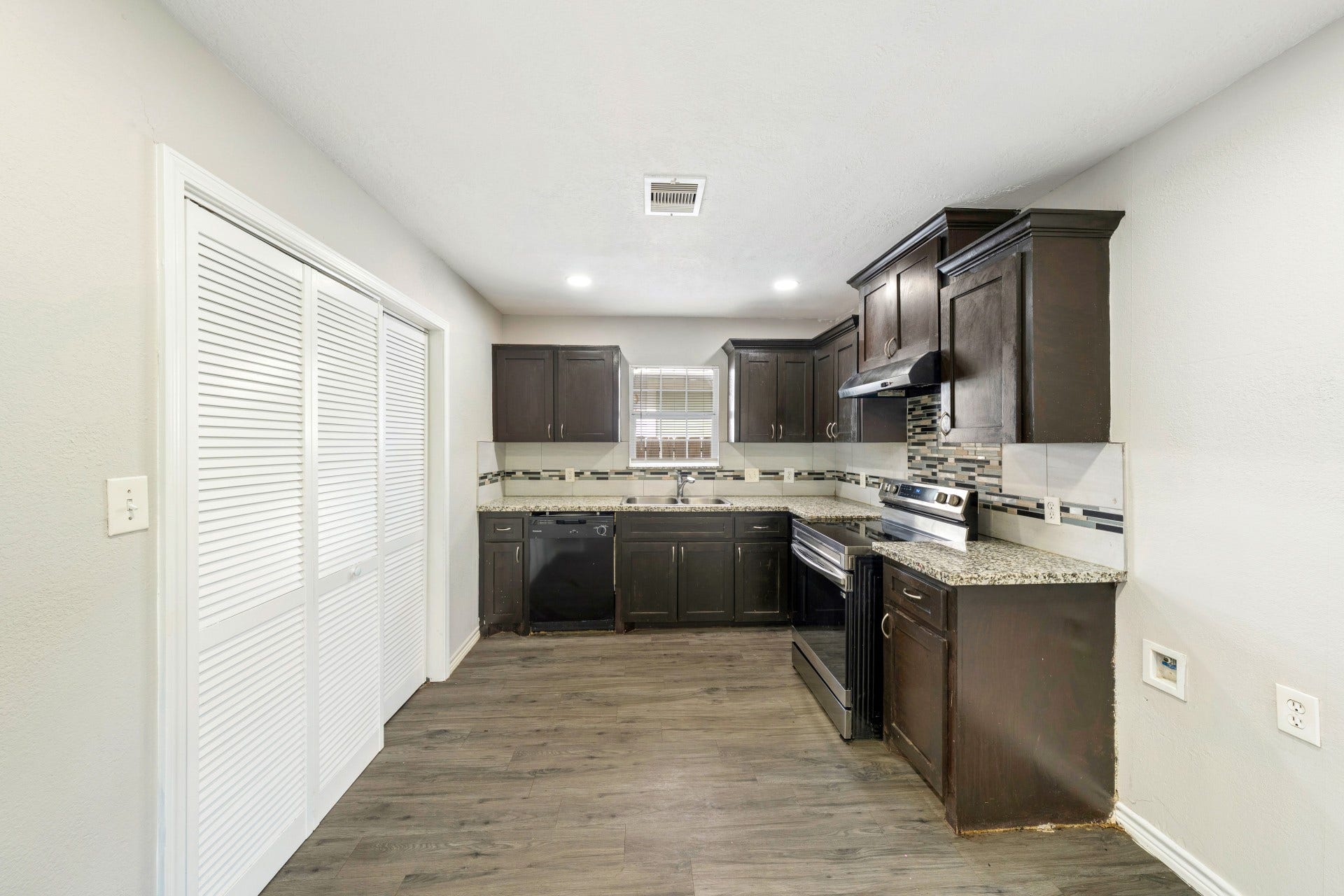 3561 Nathaniel Brown Street, Houston, TX 77021 3561 Nathaniel Brown Street, Houston, TX 77021