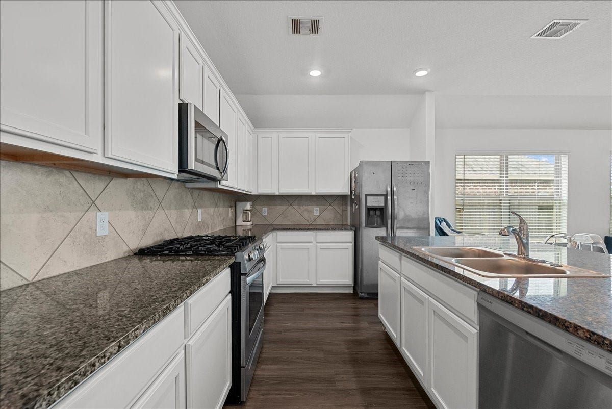 630 Harbor Colony Lane, La Marque, TX 77568 630 Harbor Colony Lane, La Marque, TX 77568