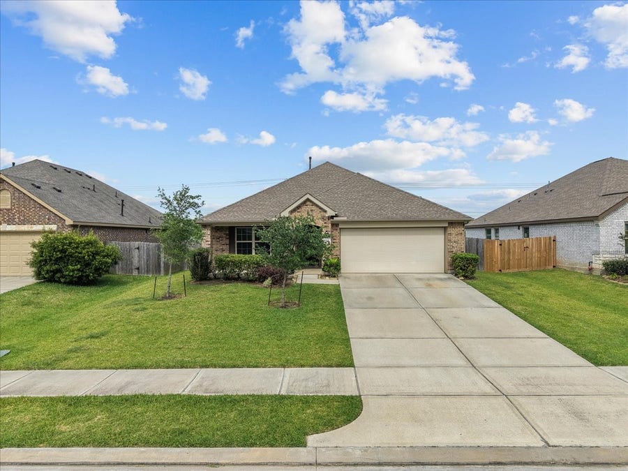 Property photo for 630 Harbor Colony Lane, La Marque, TX