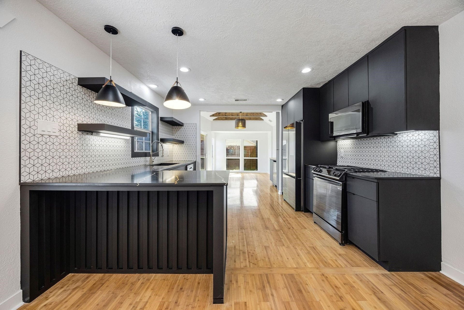 1310 Walton Street, Houston, TX 77009 1310 Walton Street, Houston, TX 77009