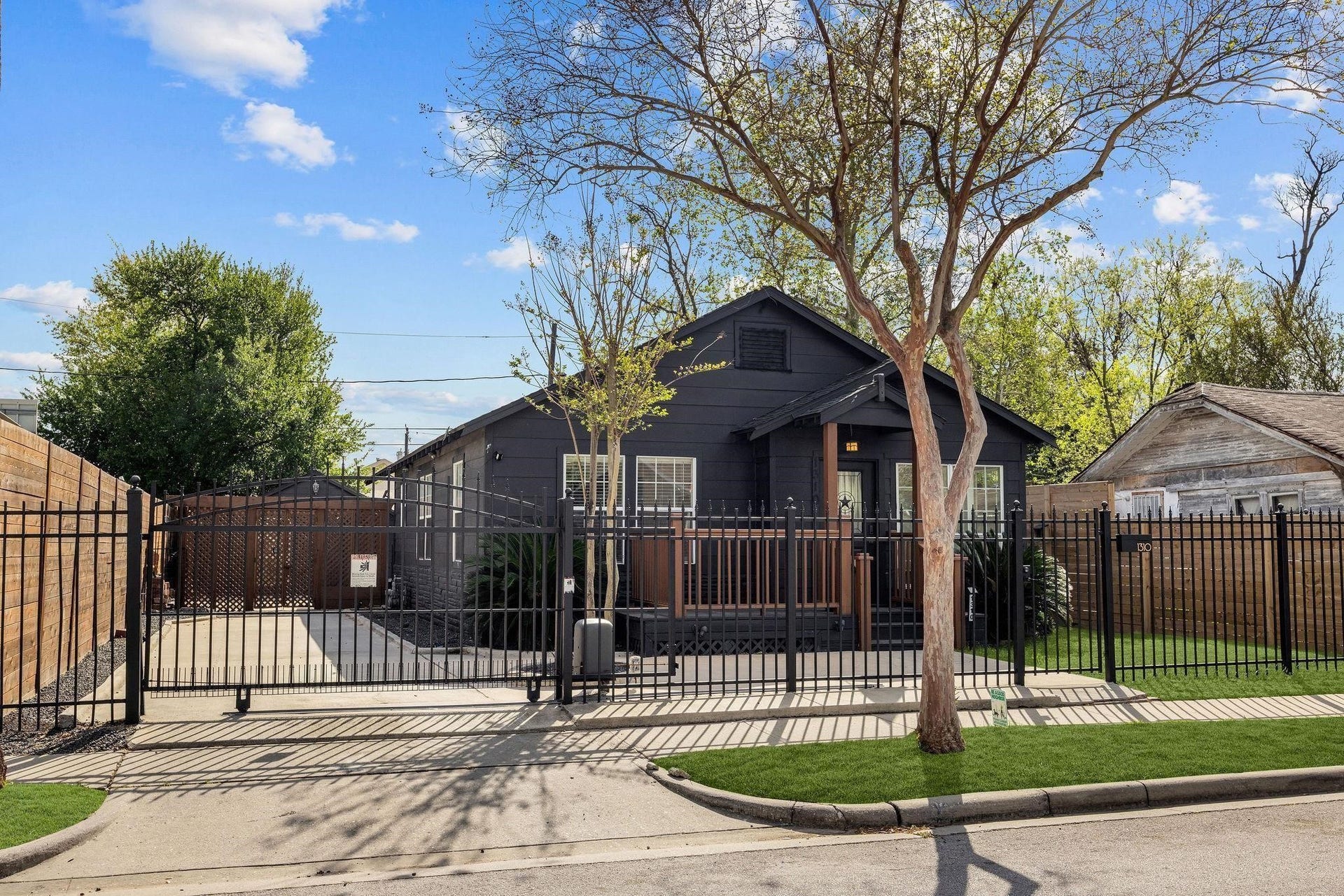 1310 Walton Street, Houston, TX 77009 1310 Walton Street, Houston, TX 77009