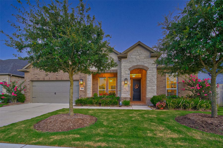 Property photo for 28913 Autumn Shore Drive, Fulshear, TX
