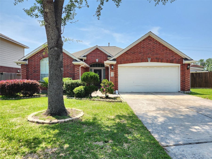 Property photo for 1606 Tynemouth Drive, Pasadena, TX