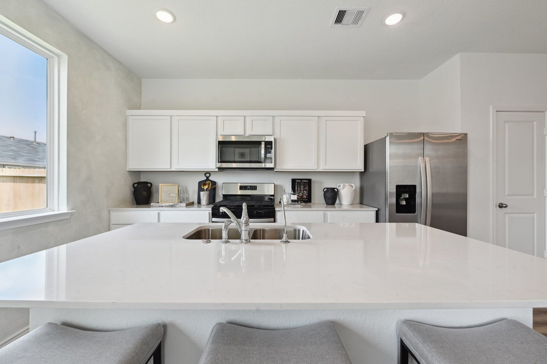 1055 Moon Drop Lane, Houston, TX 77090