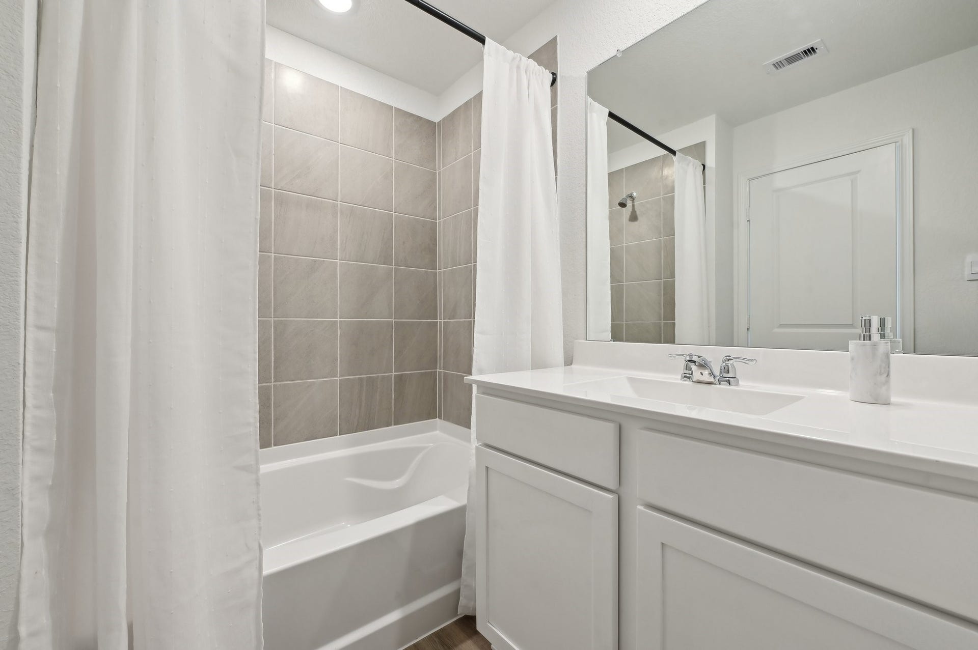 1055 Moon Drop Lane, Houston, TX 77090