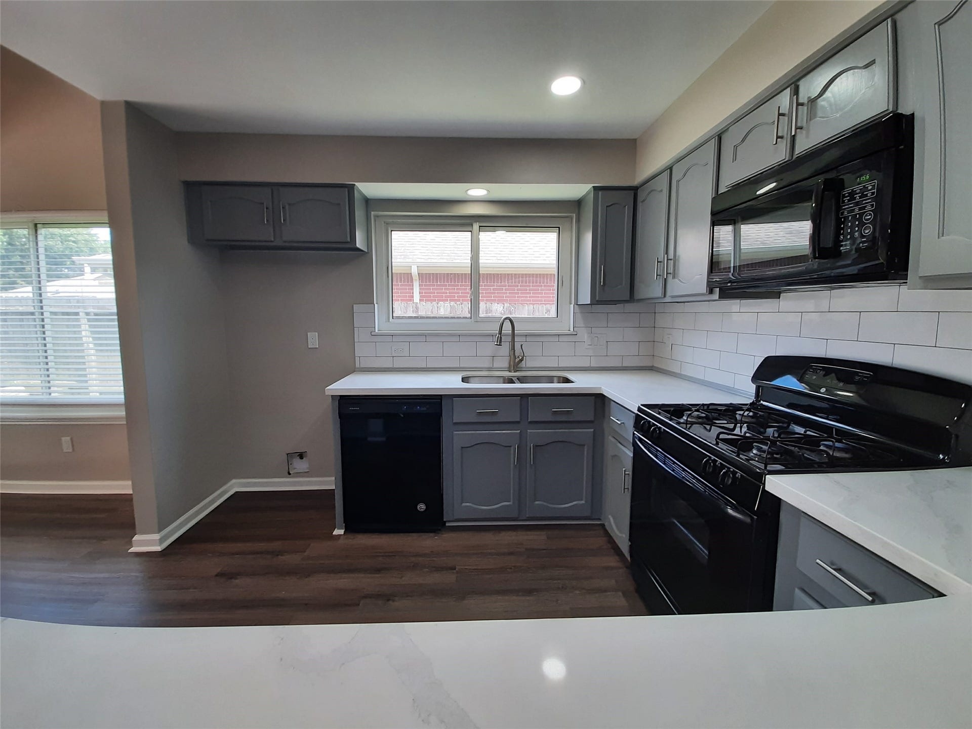 8406 Woodland Willows Drive, Houston, TX 77083 8406 Woodland Willows Drive, Houston, TX 77083