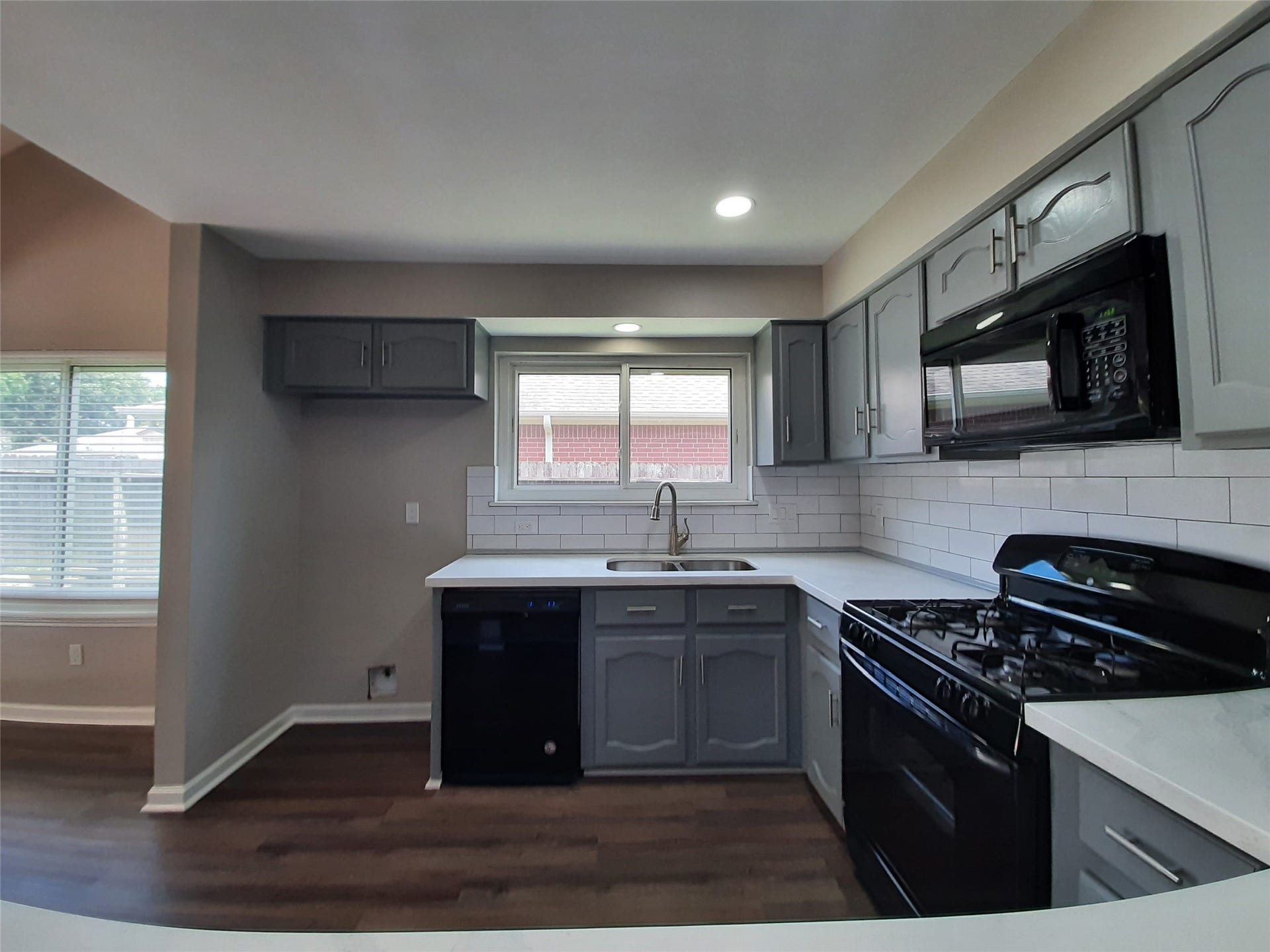 8406 Woodland Willows Drive, Houston, TX 77083 8406 Woodland Willows Drive, Houston, TX 77083