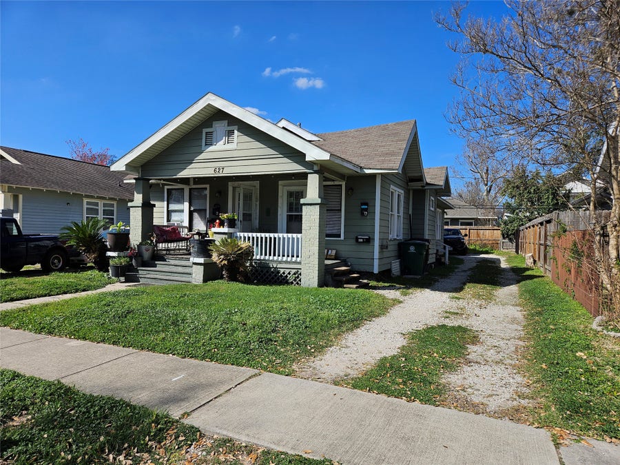Property photo for 627 E 14th Street, Houston, TX