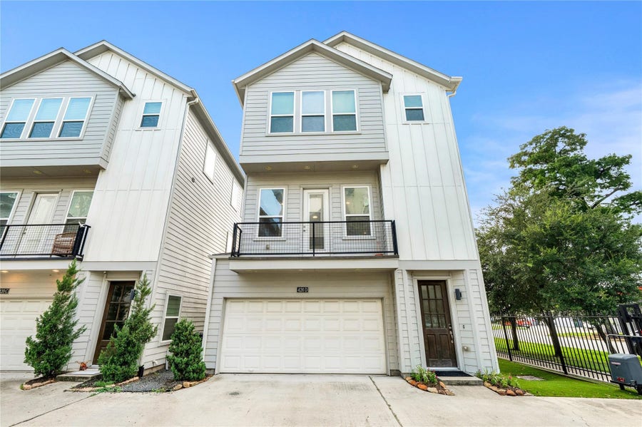 Property photo for 420 W 28th Street, #D, Houston, TX